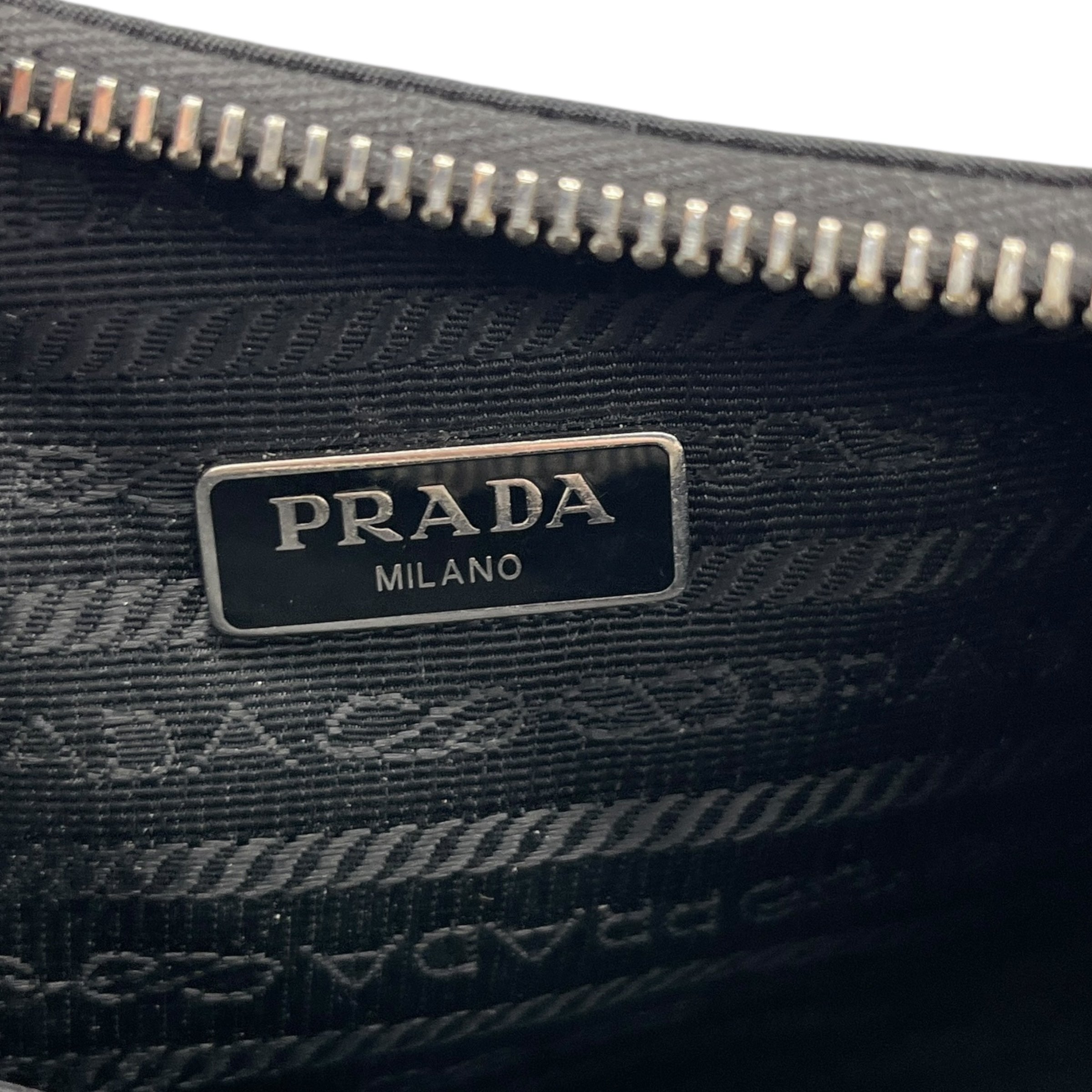 Women's Re-Edition 2005 Re-Nylon Handbag Black