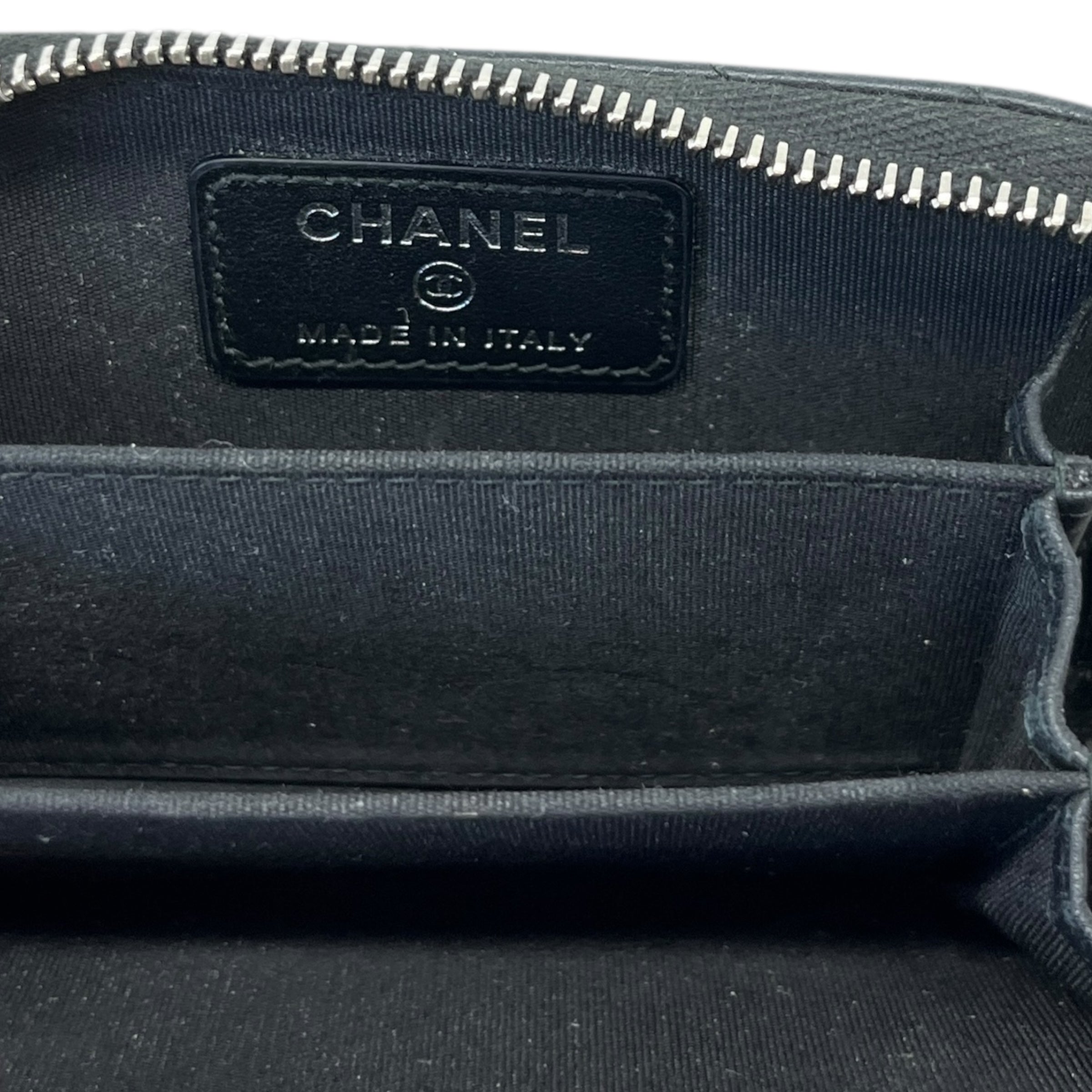 Women's Quilted Zip Around Tassel Purse Black