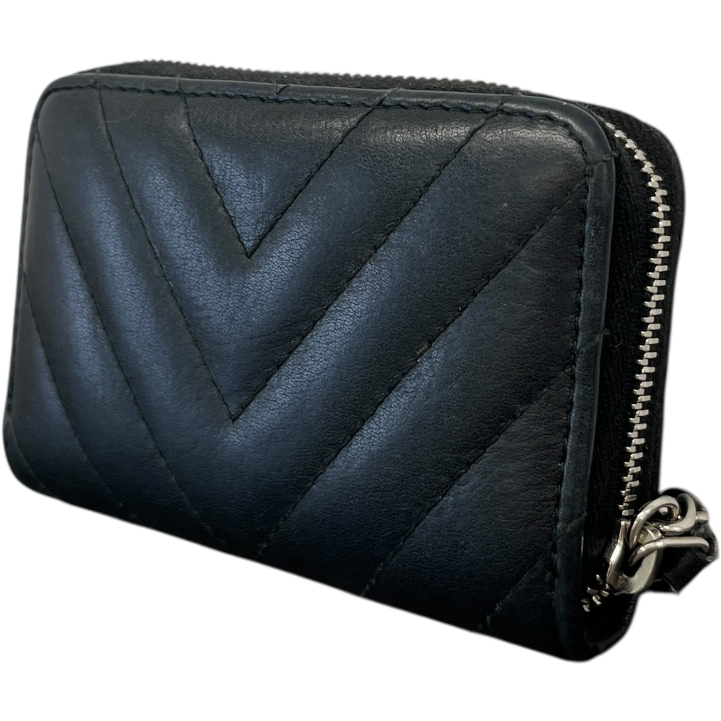 Women's Quilted Zip Around Tassel Purse Black