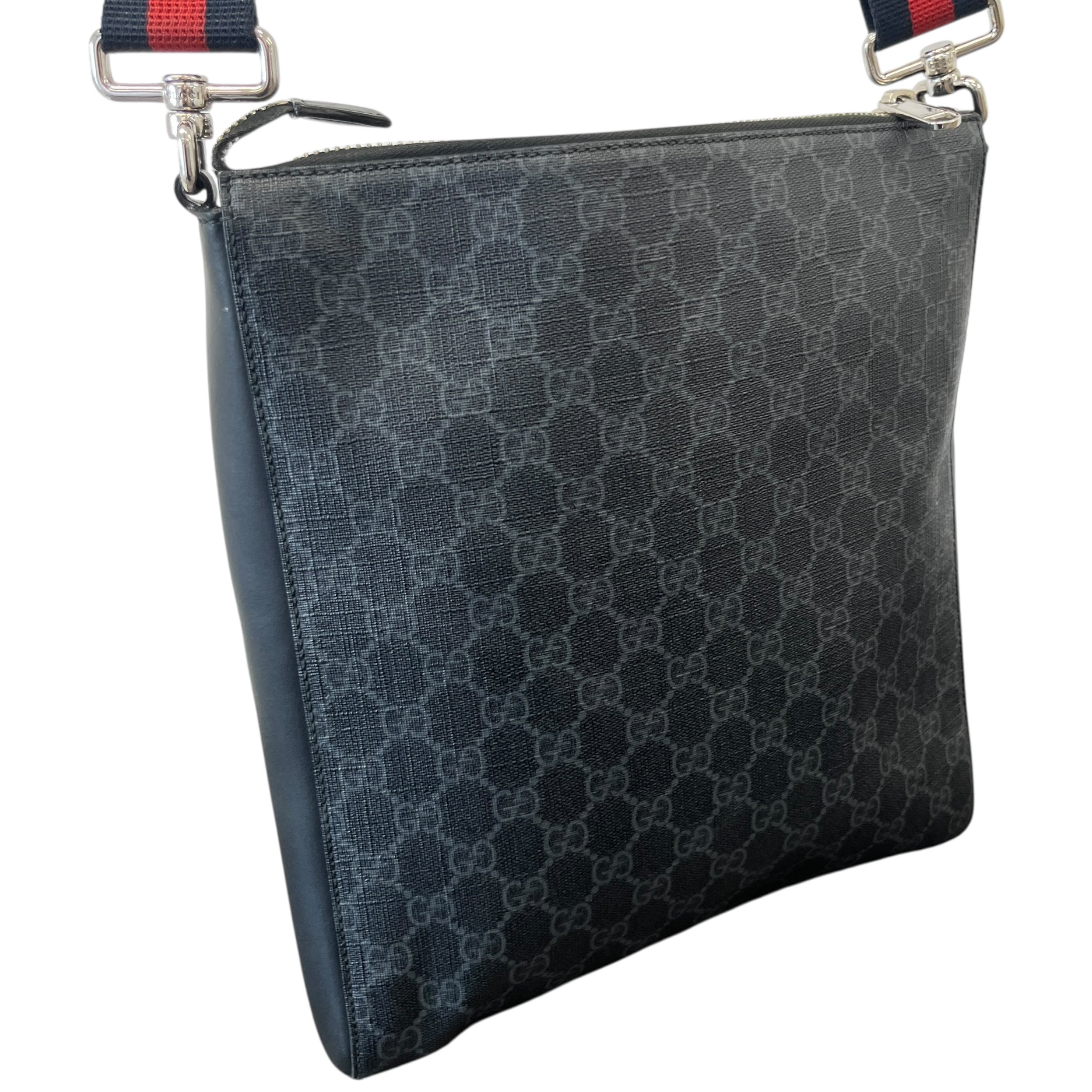 Men's Gg Supreme Web Messenger Bag Black