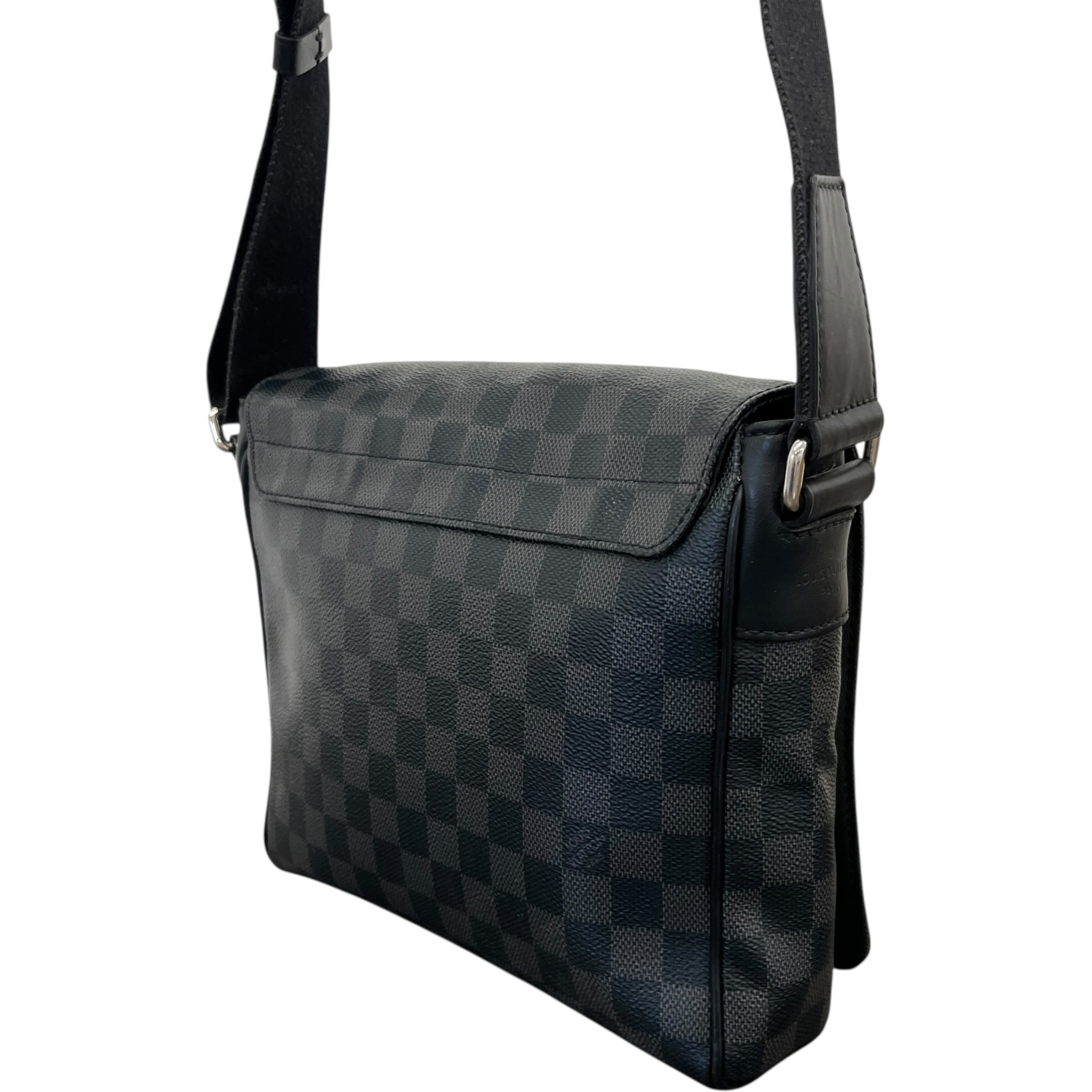 Men's Damier Graphite District Pm Messenger Bag Black
