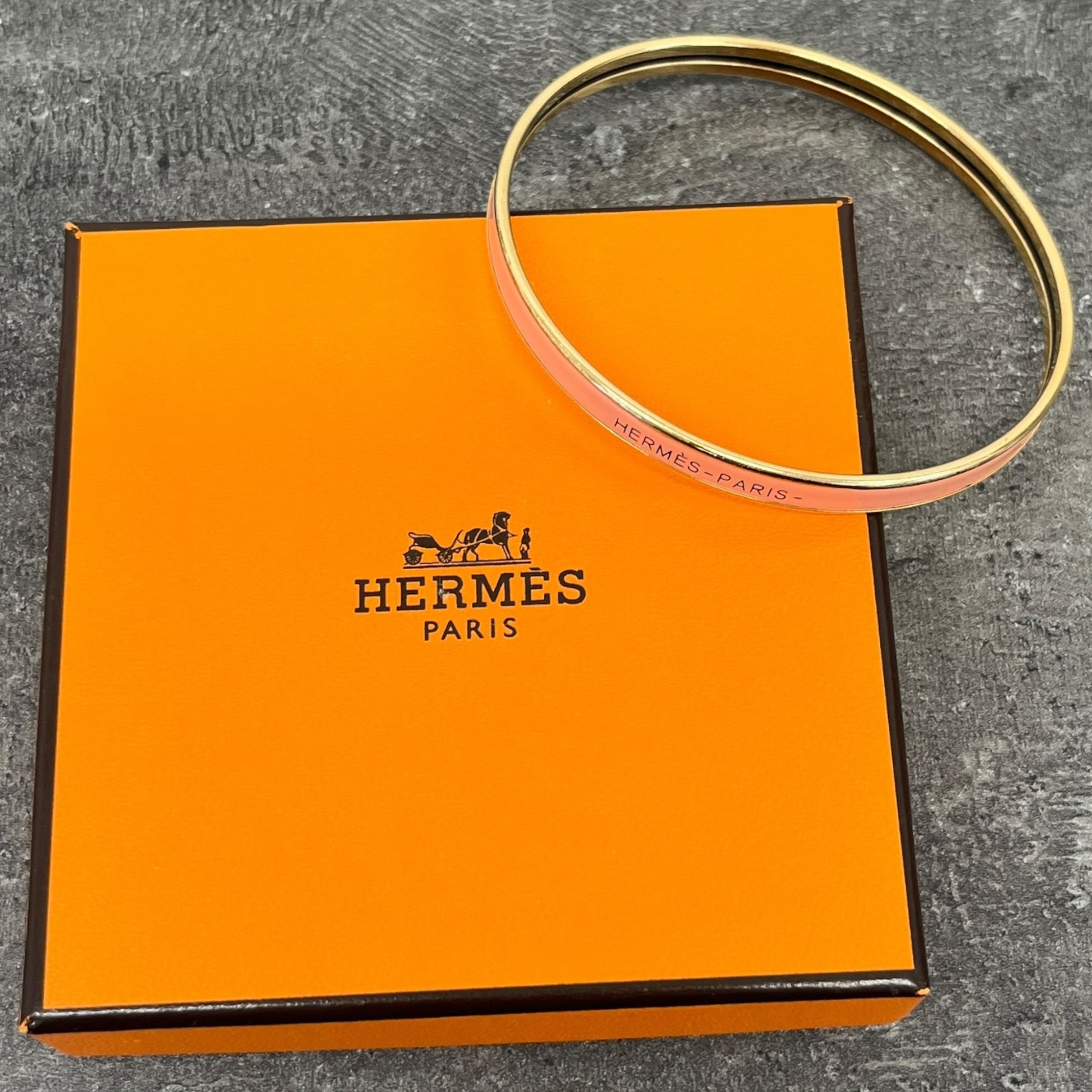 Women's Uni Bangle Bracelet Pink Size M