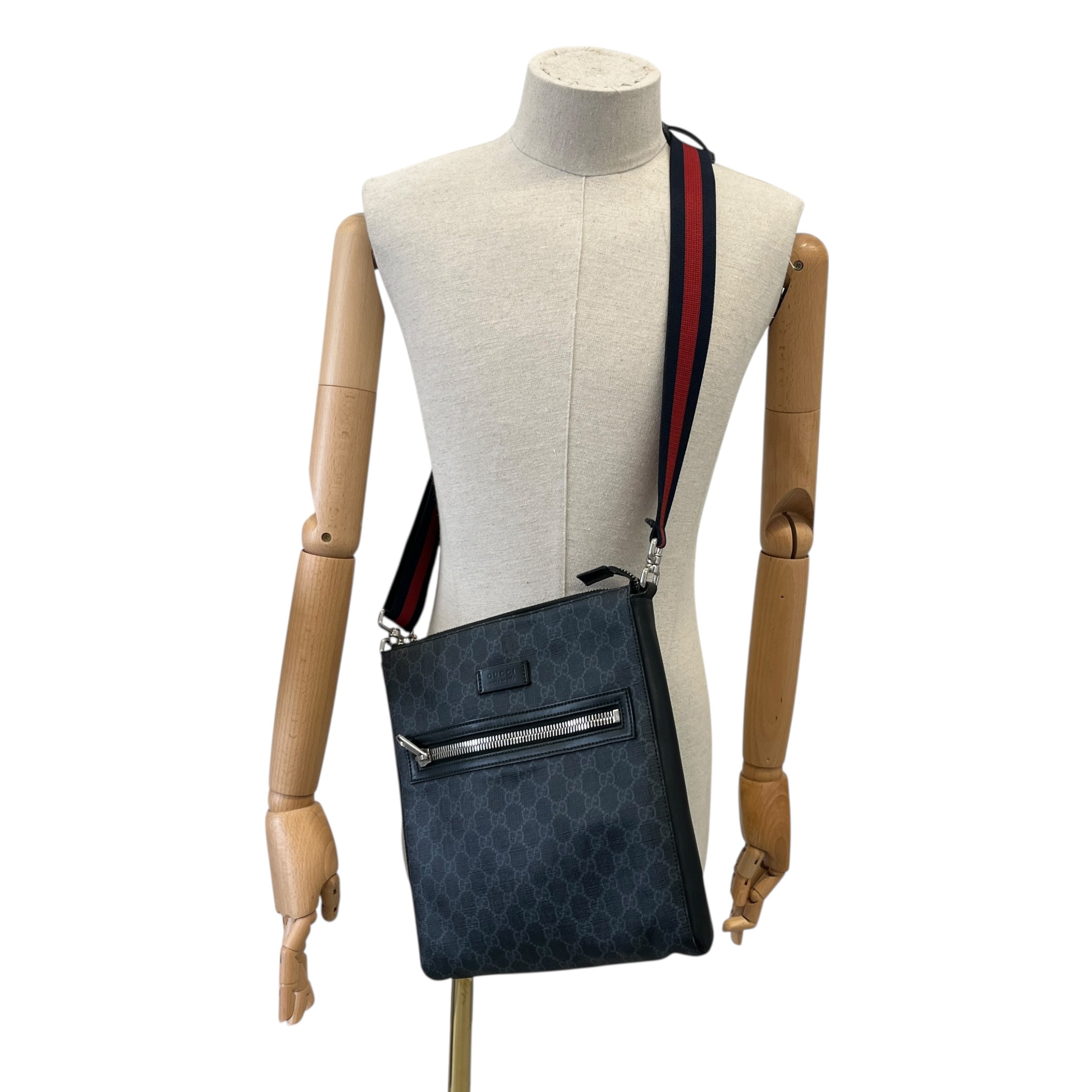 Men's Gg Supreme Web Messenger Bag Black