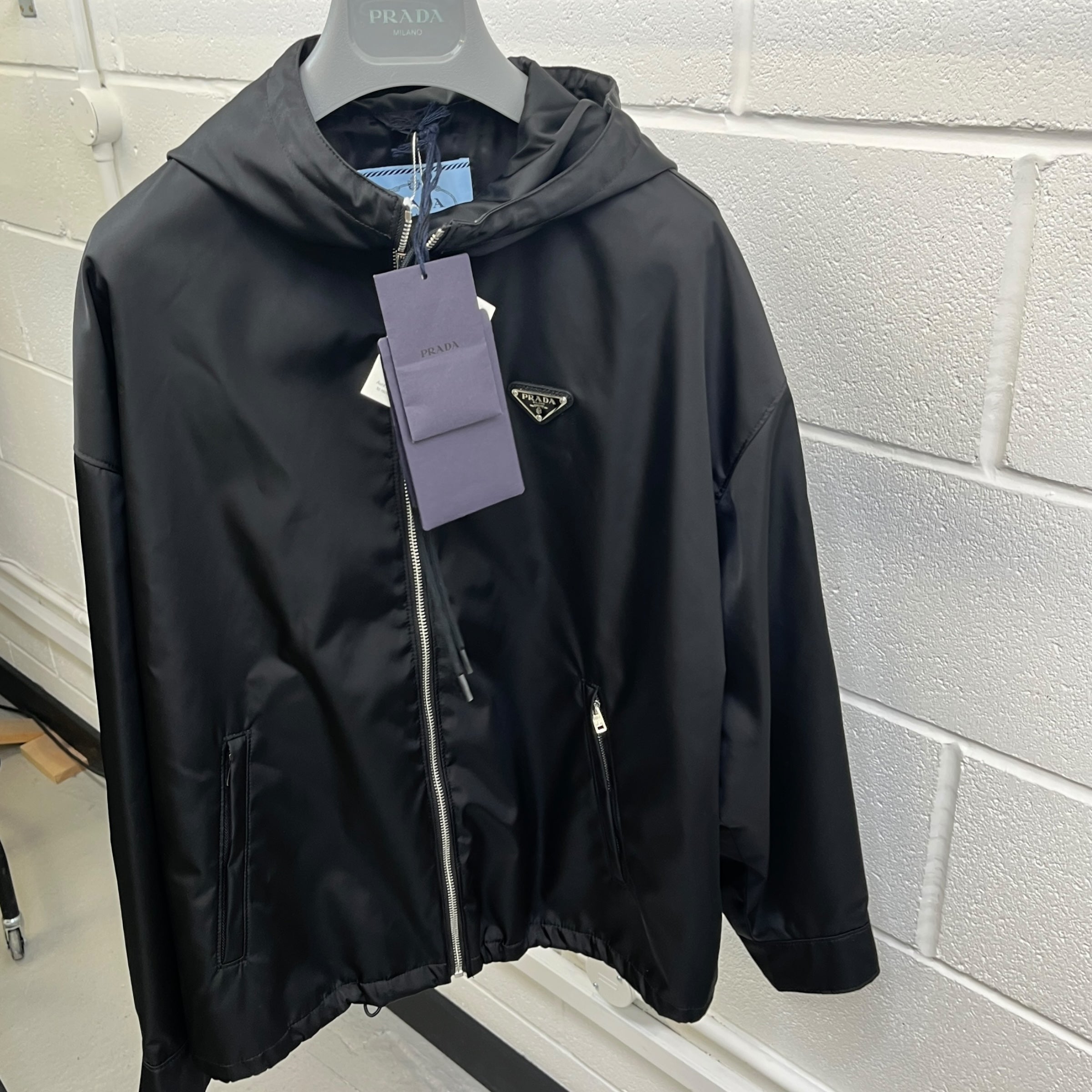 Women's Re-Nylon Plaque Logo Windbreaker Black Size IT 38 / UK 6