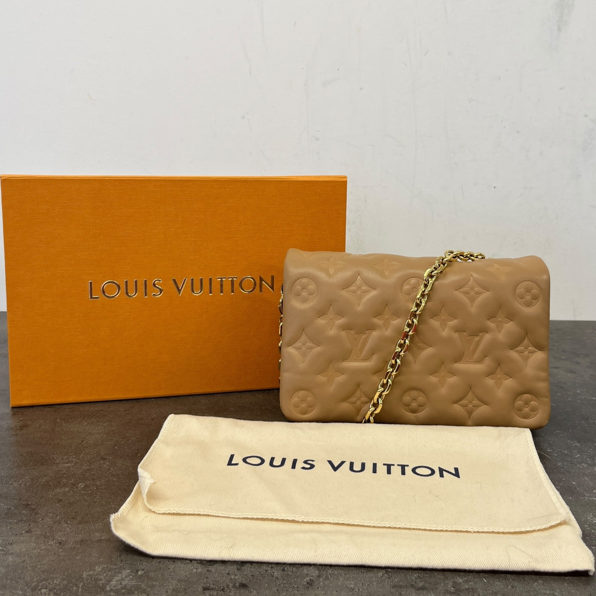 Women's Pochette Coussin Bag Beige