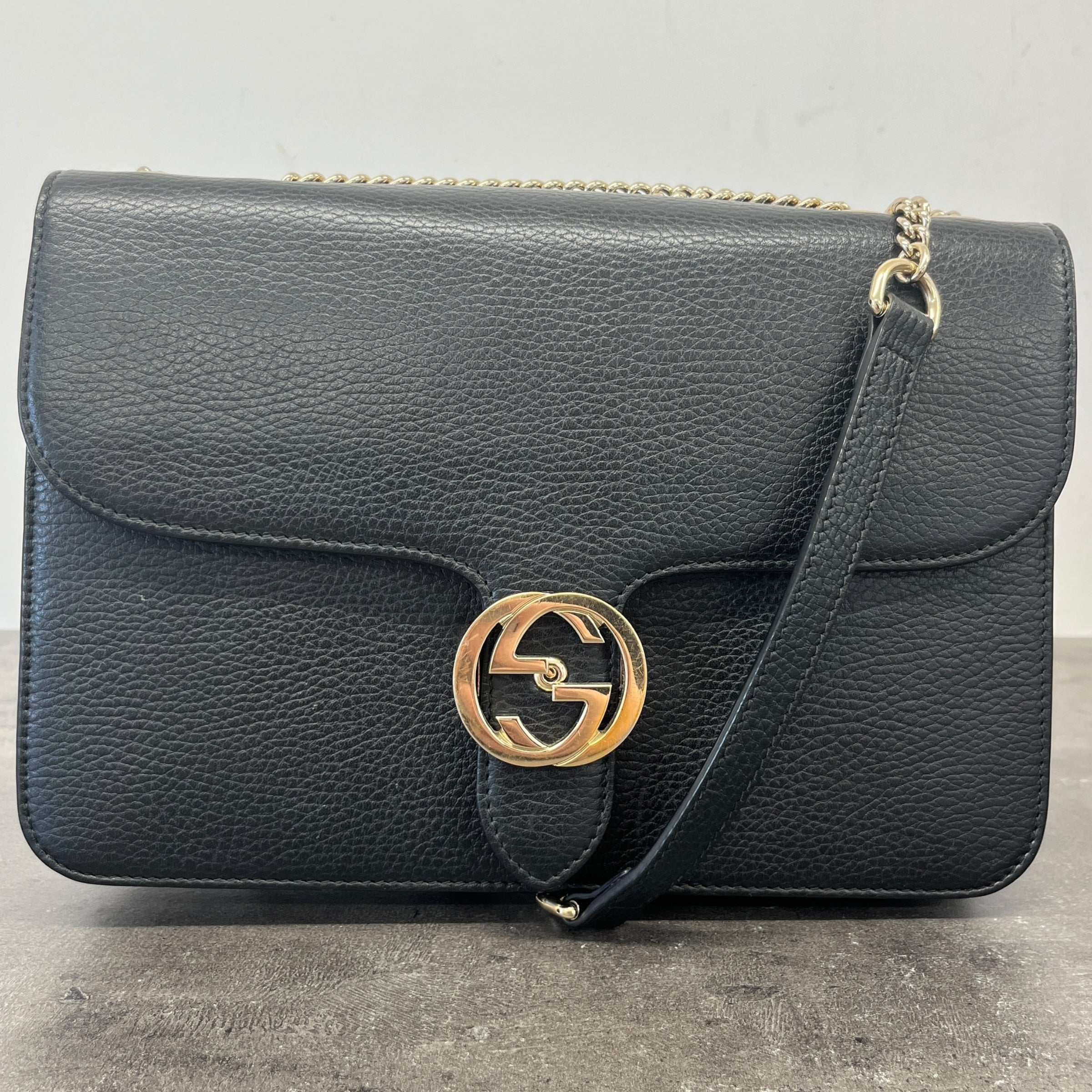 Women's Interlocking G Handbag Black