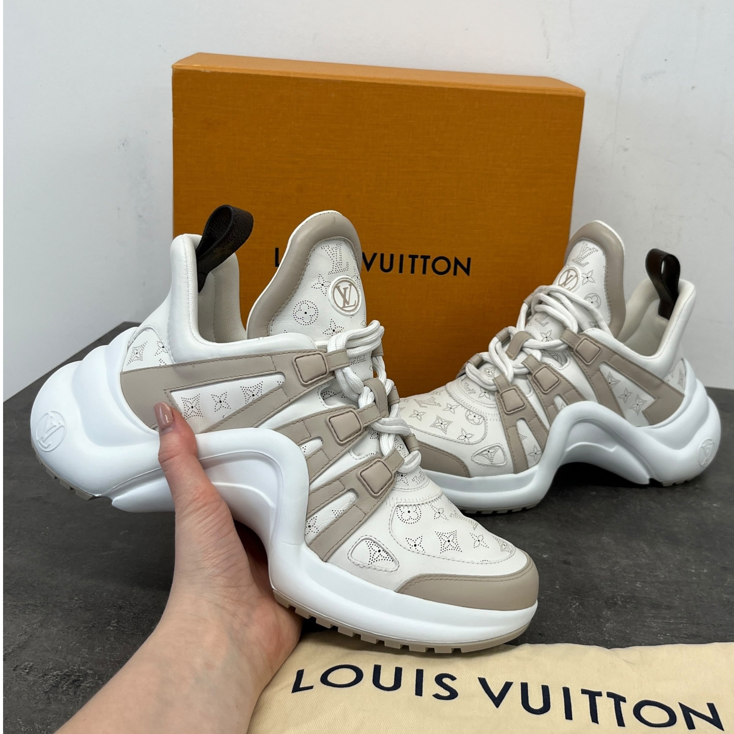 Women's Archlight High Trainers White Size EU 38.5 / UK 5.5