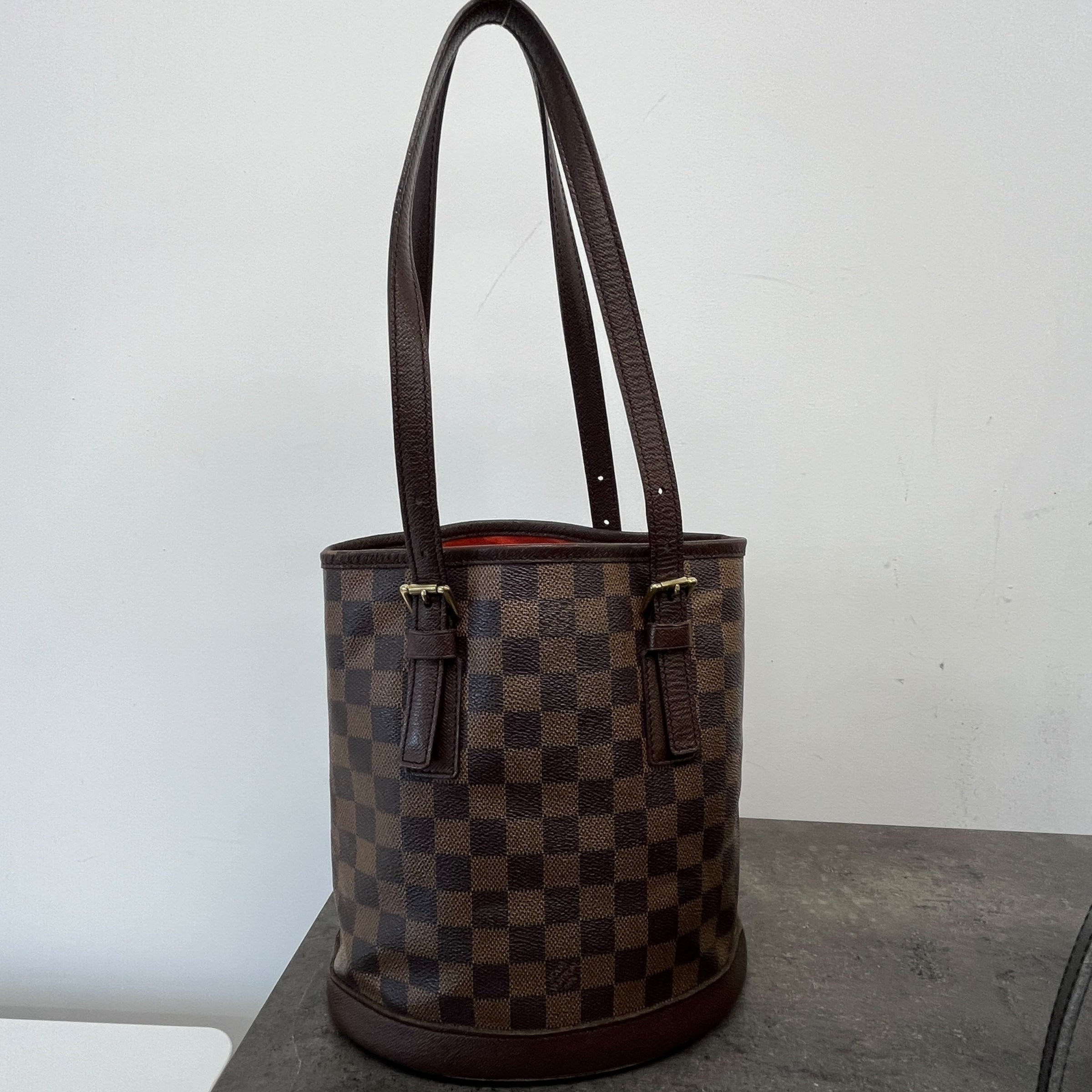 Women's Damier Ebene Marais Bucket Pm Handbag Brown