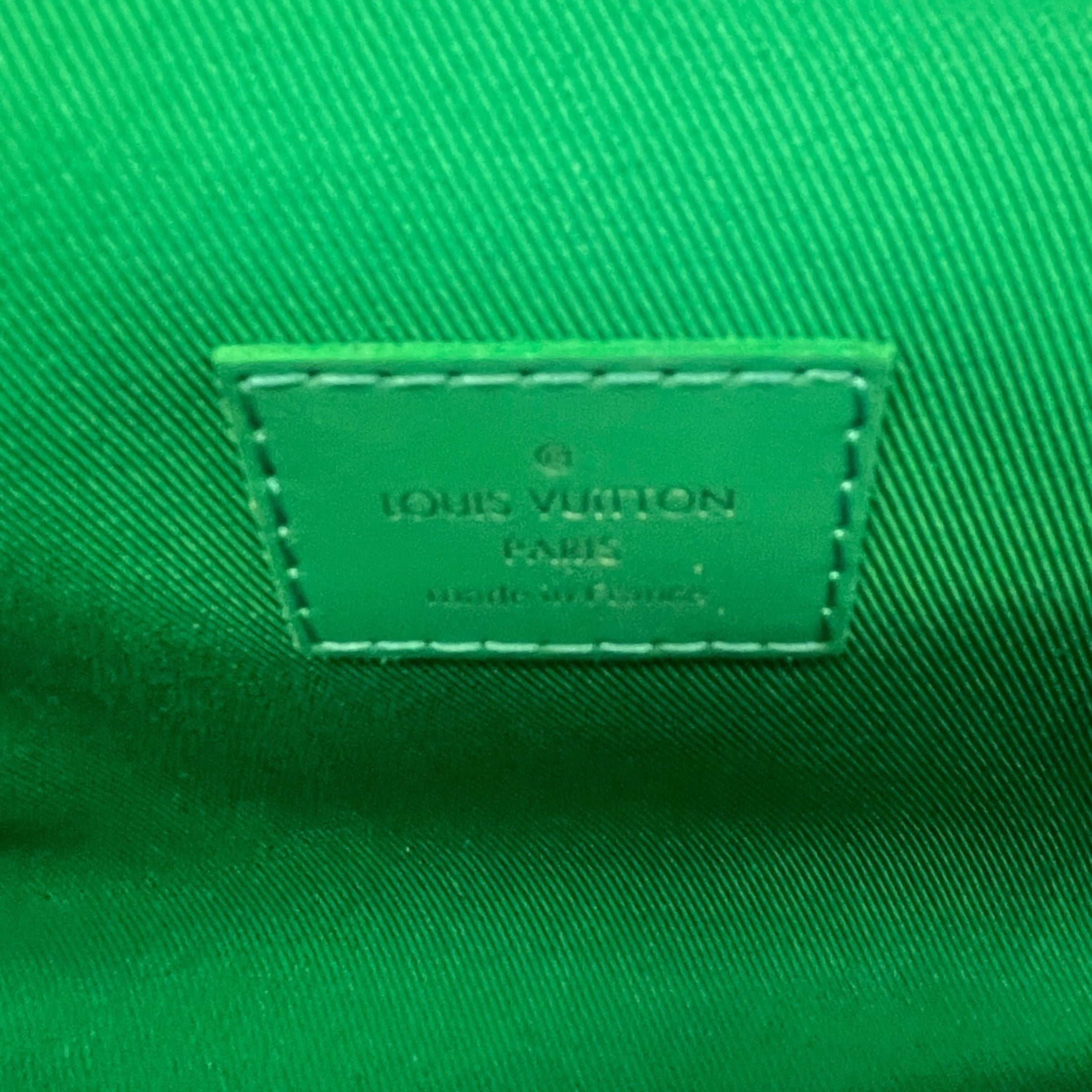 Steamer Wearable Wallet Bag Green