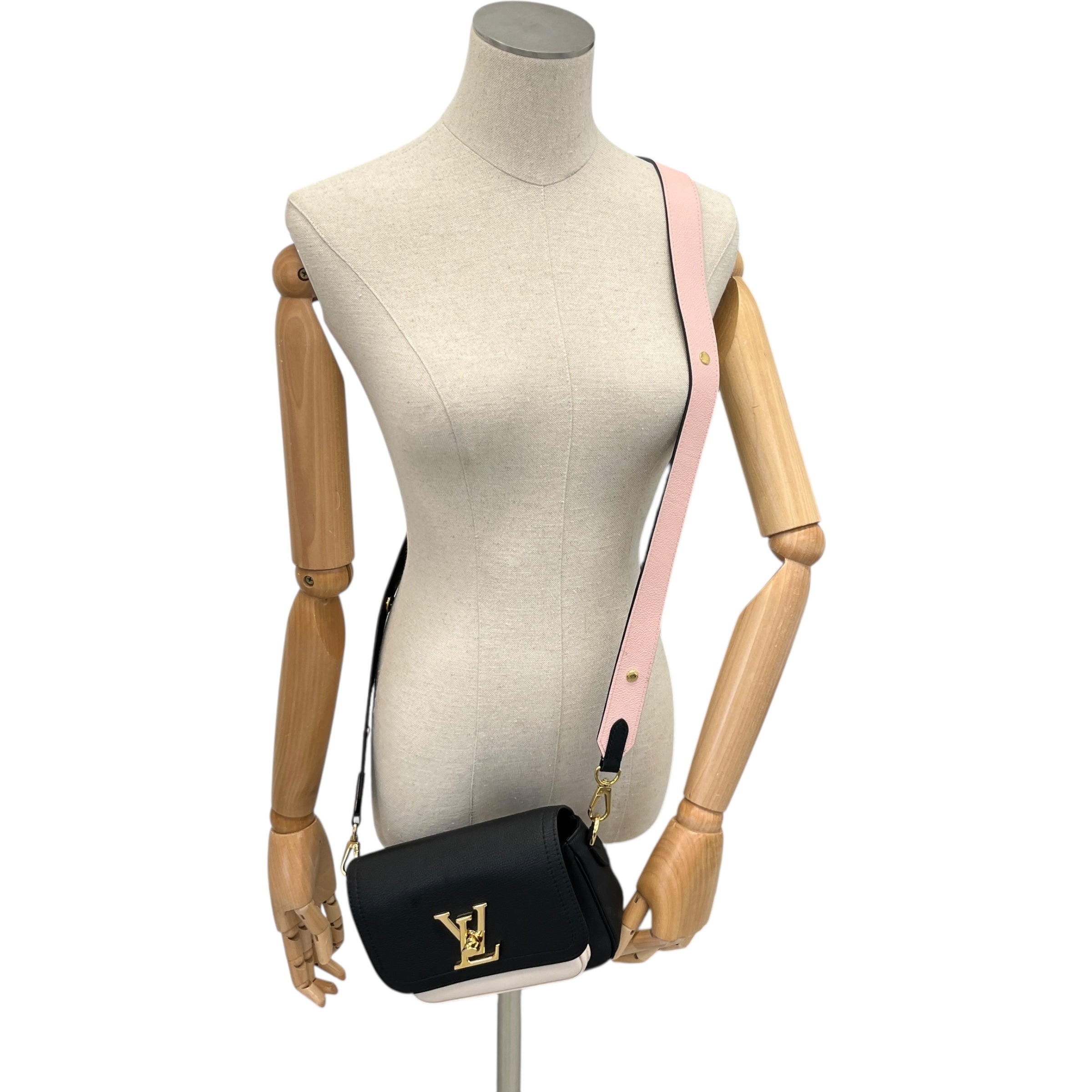 Women's Lockme Tender Handbag Black