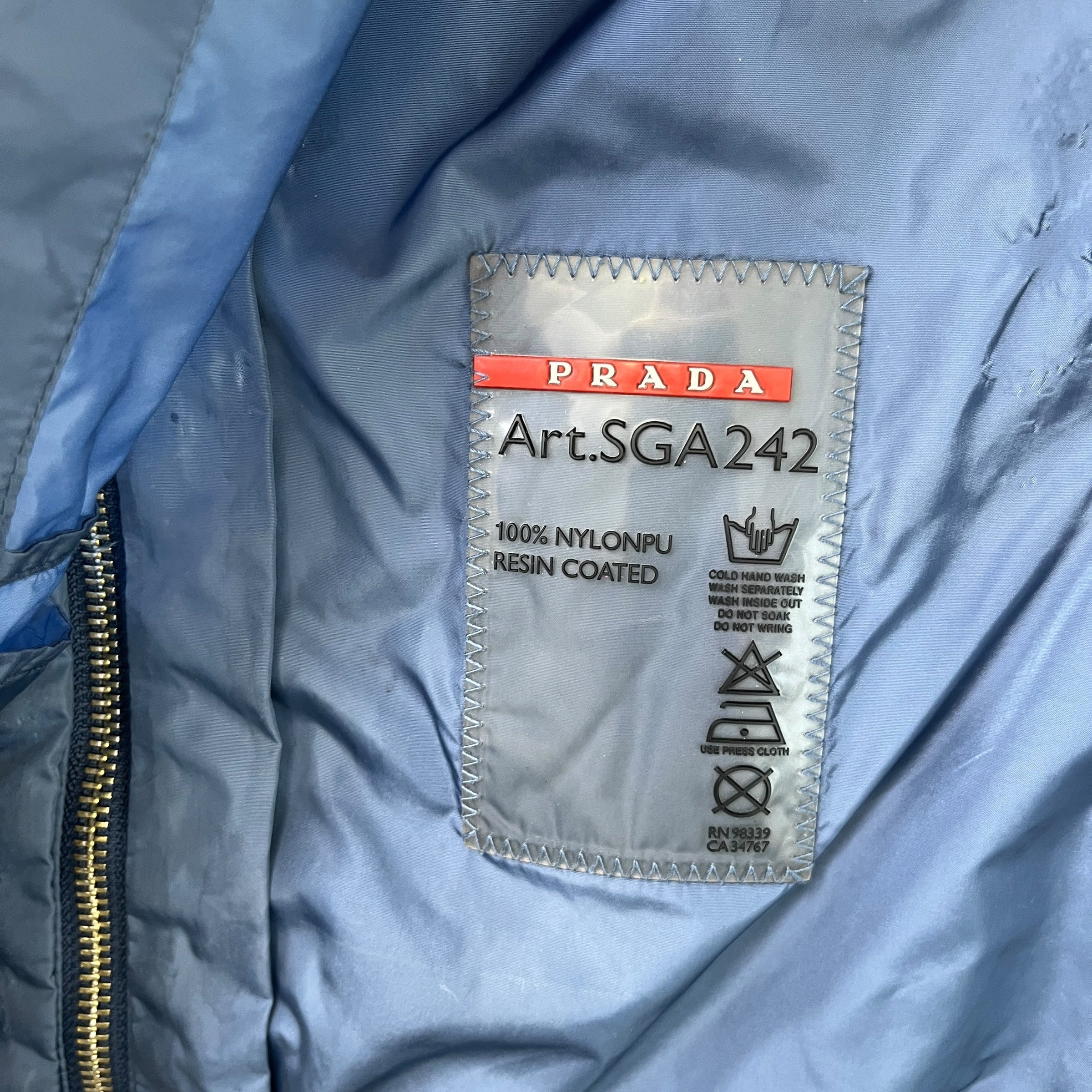 Men's Plaque Logo Re-Nylon Windbreaker Blue Size M