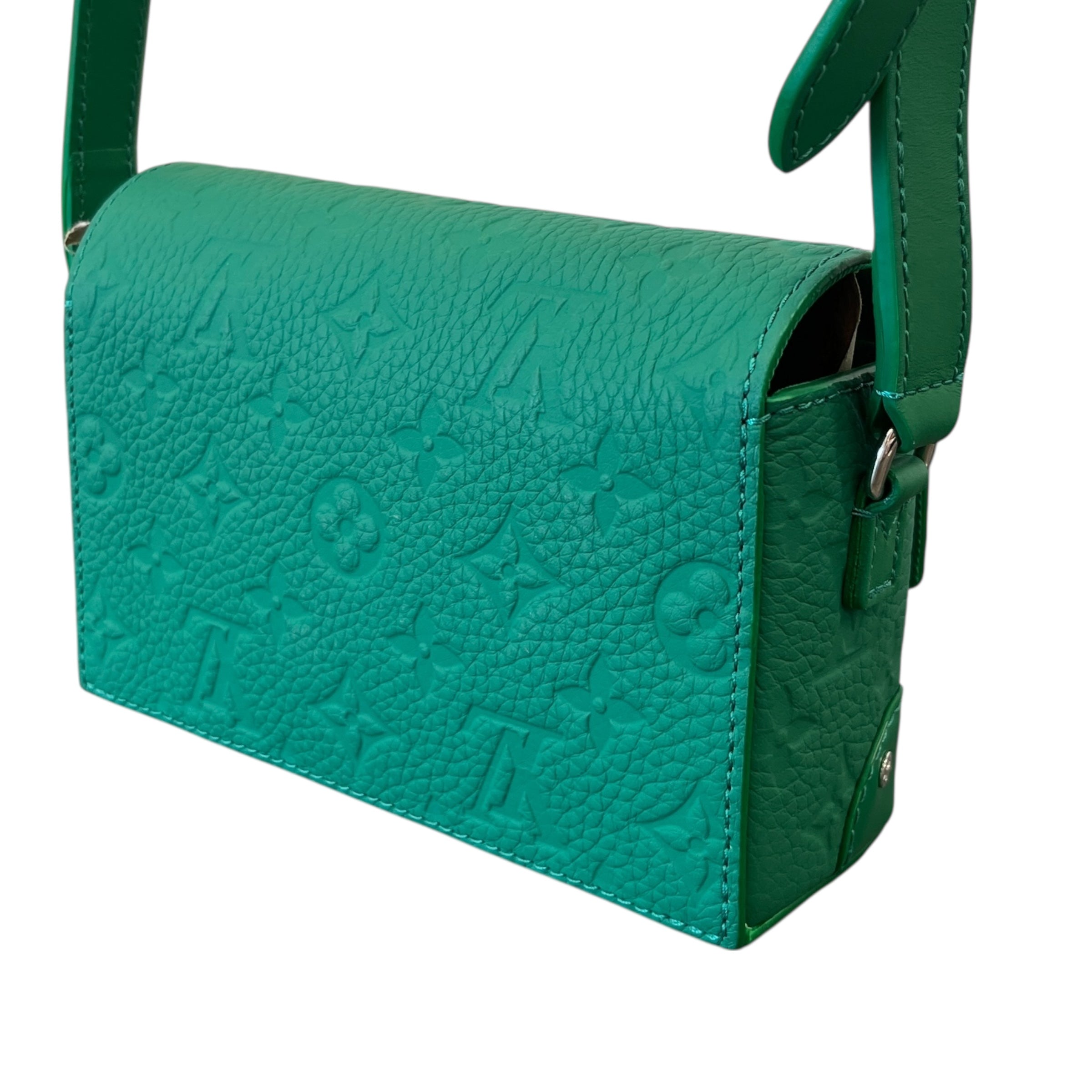 Steamer Wearable Wallet Bag Green