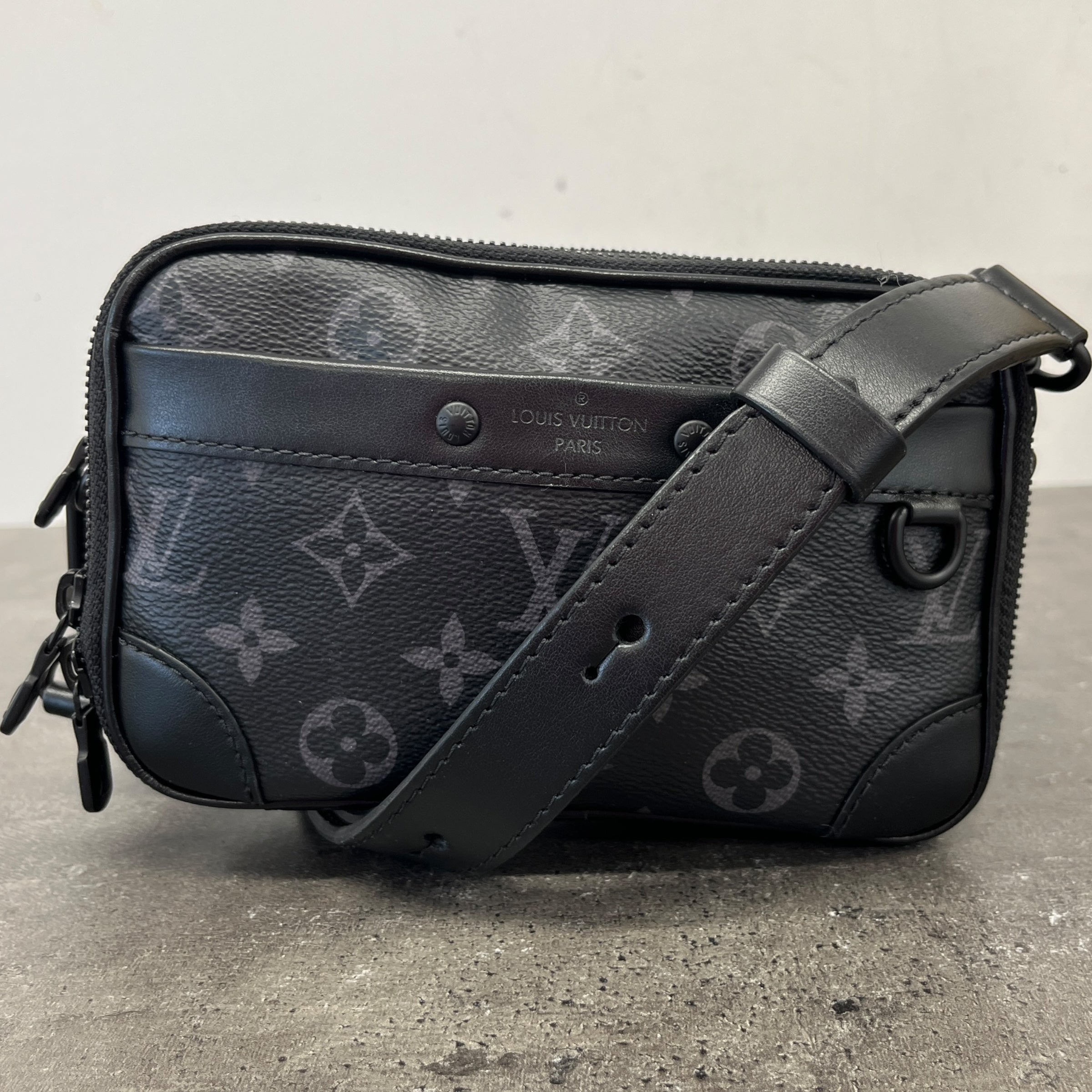 Men's Monogram Eclipse Alpha Wearable Wallet Messenger Bag Black