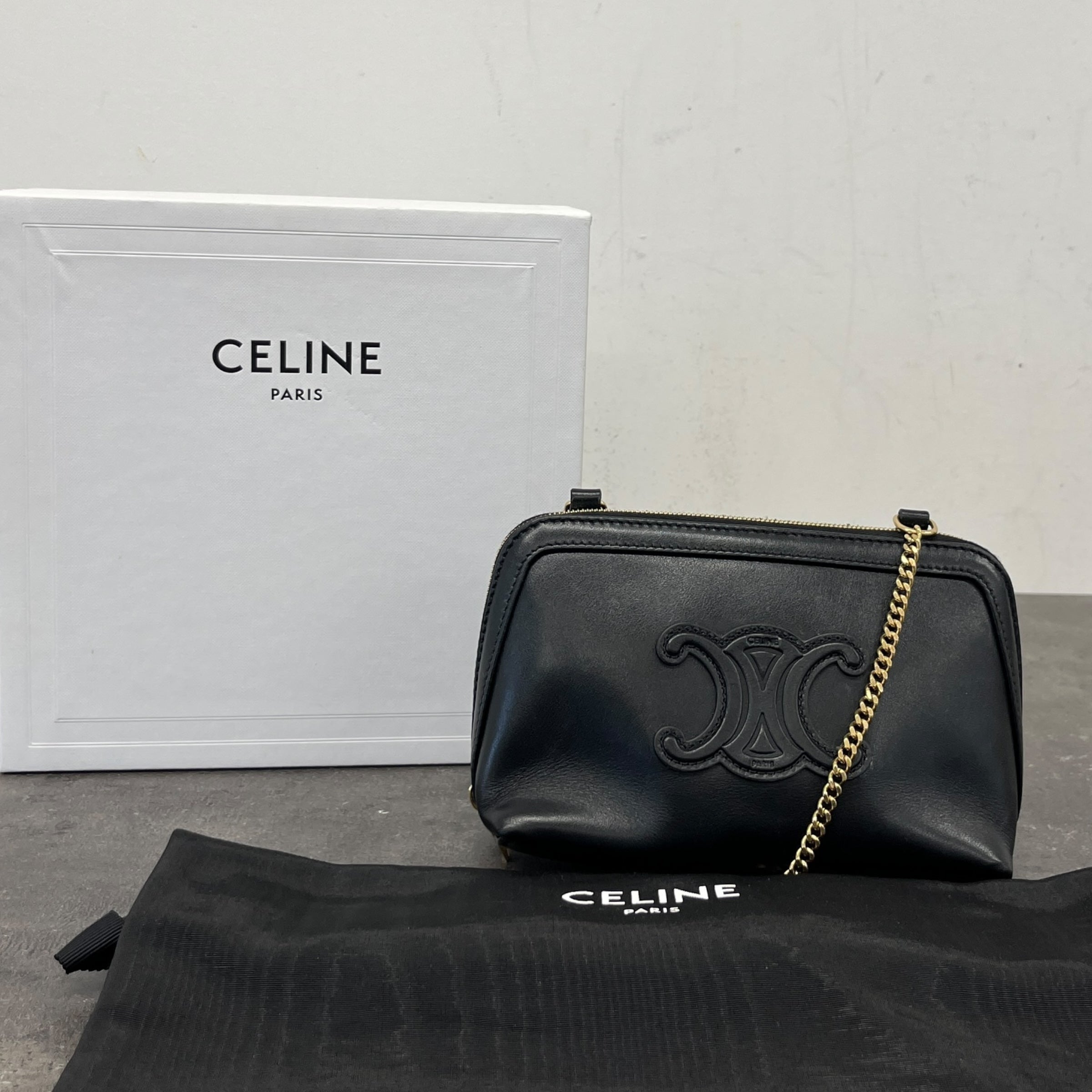 Women's Triomphe Clutch On Chain Bag Black