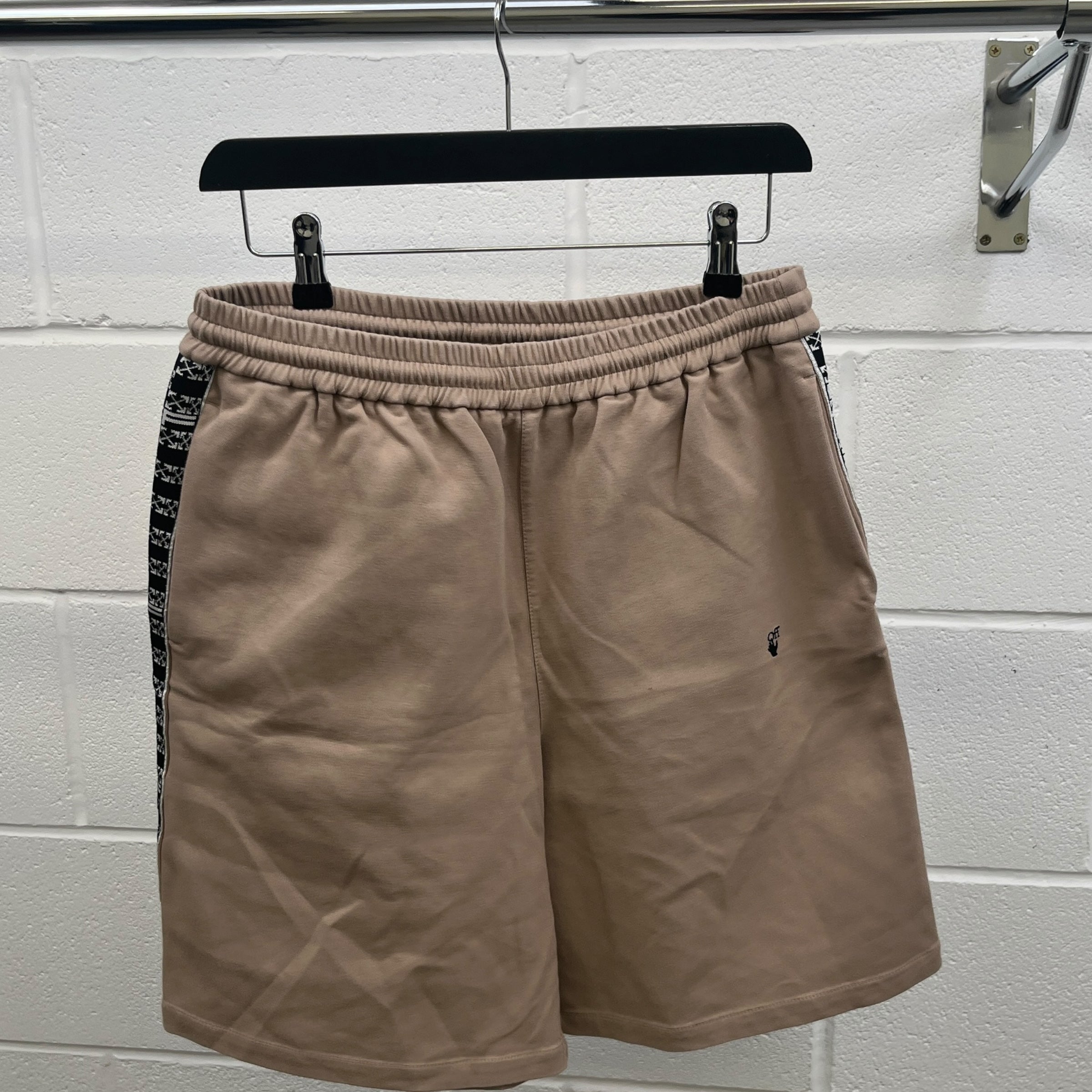 Men's Arrow Logo Shorts Beige Size S