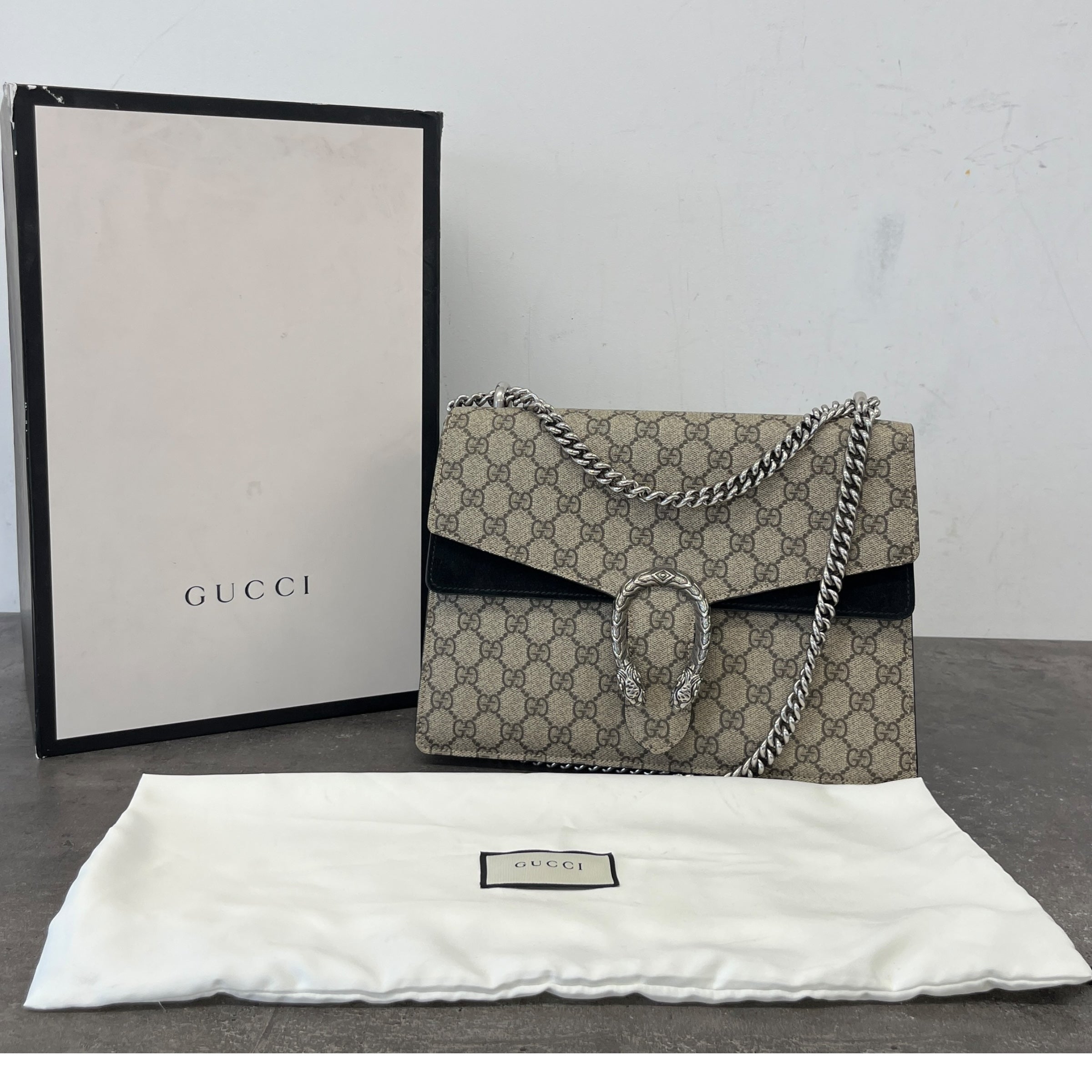 Women's Gg Supreme Dionysus Medium Handbag Beige