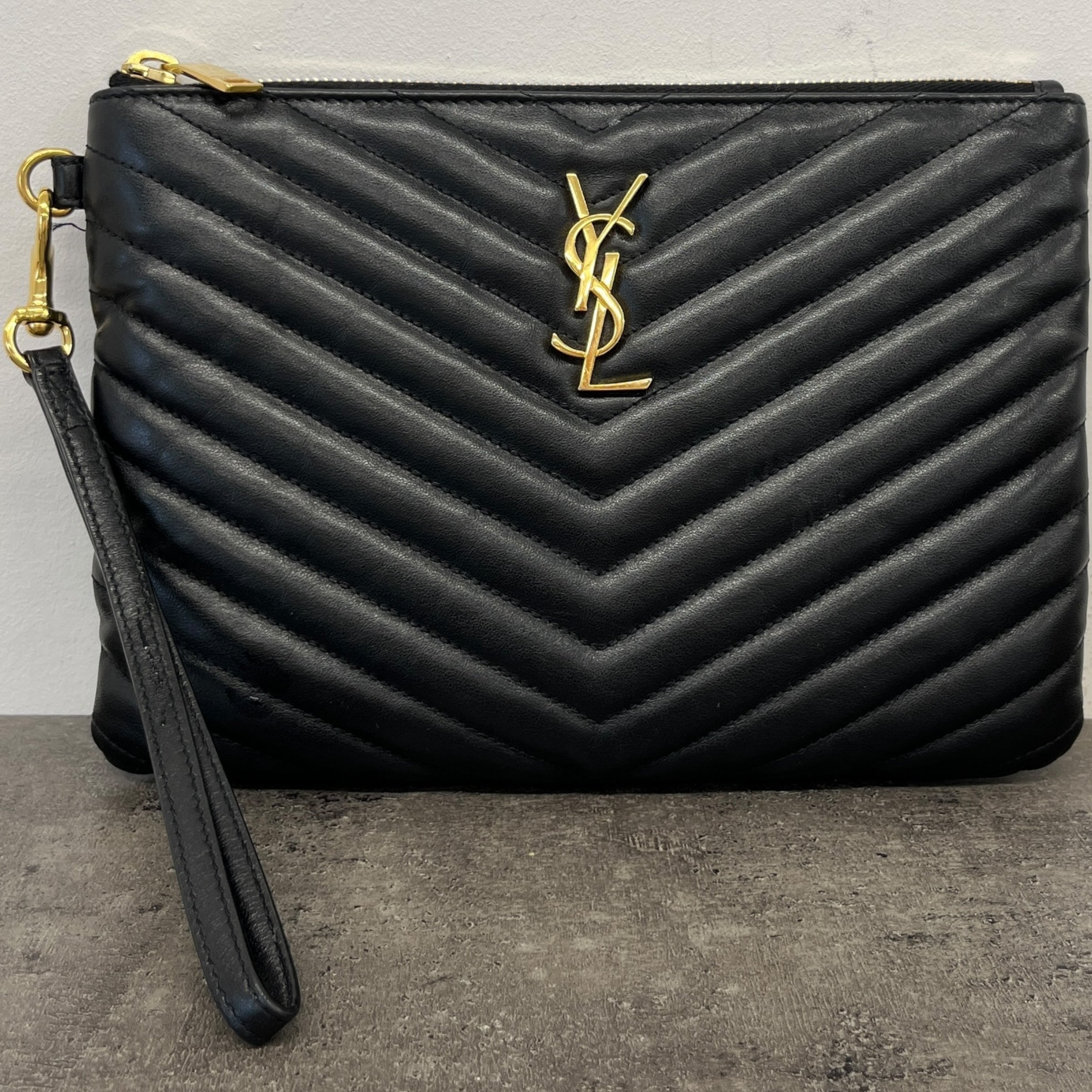 Women's Cassandre Matelassé Pouch Clutch Black