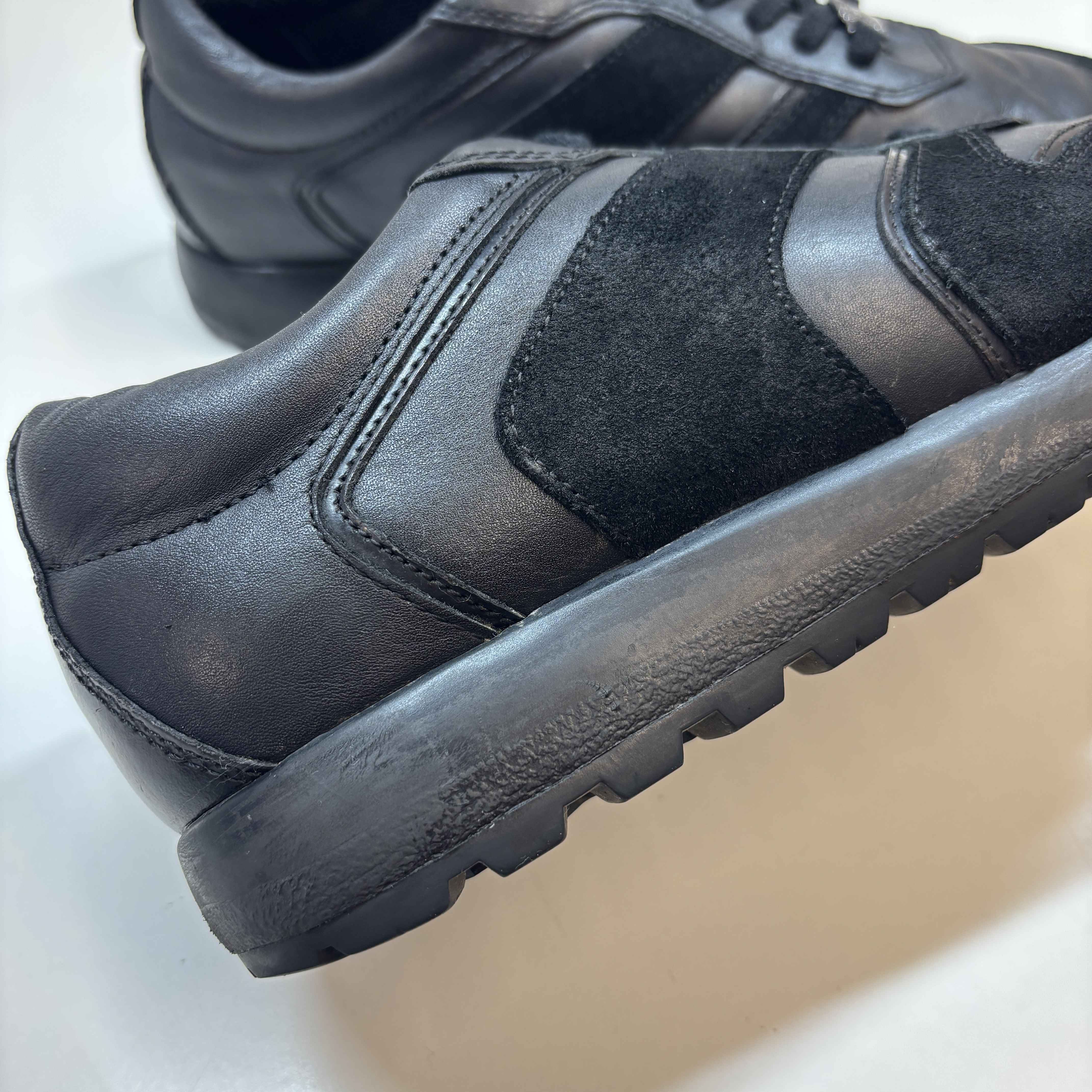 Men's Medusa Plaque Low Trainers Black Size EU 41 / UK 7