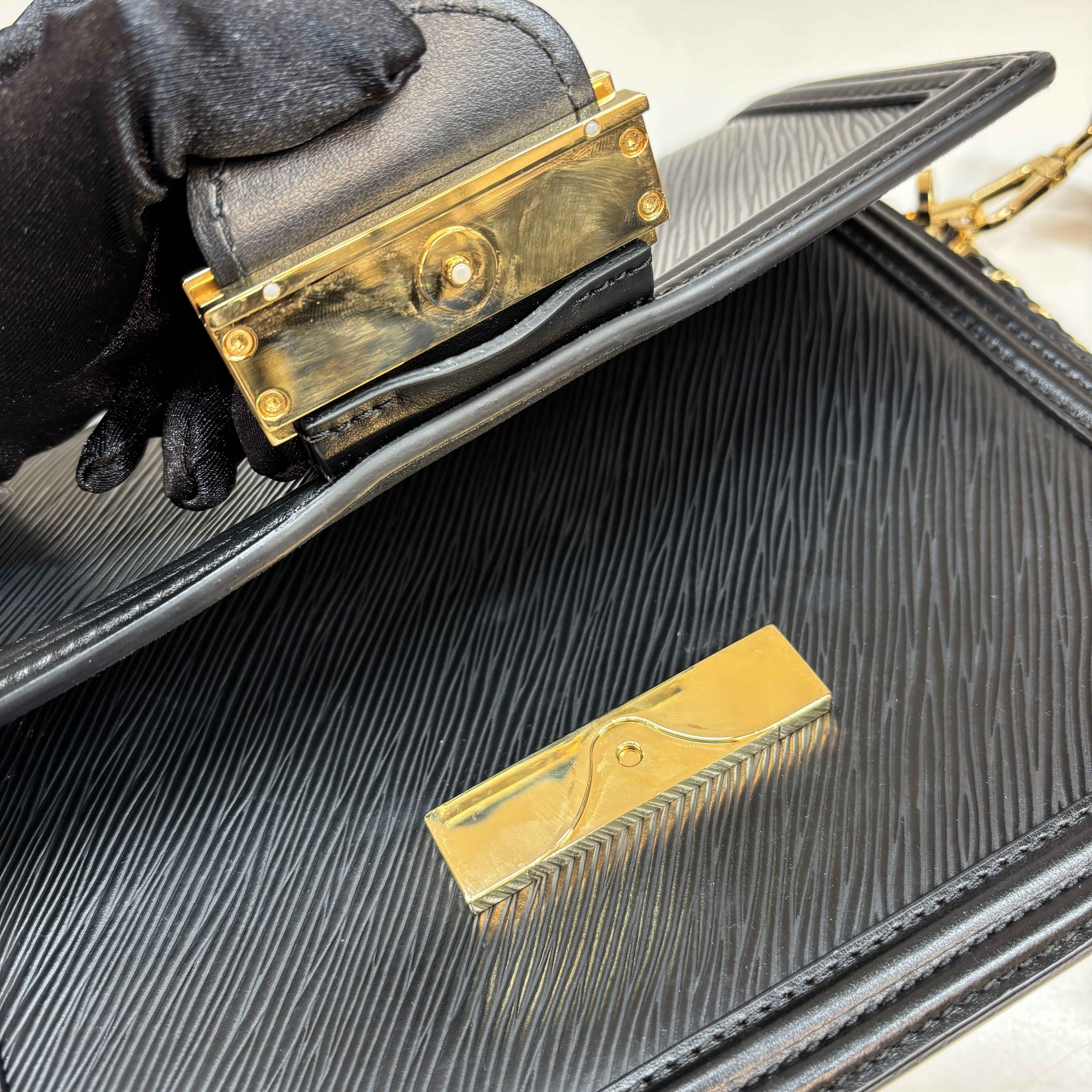 Women's Epi Dauphine Mm Bag Black