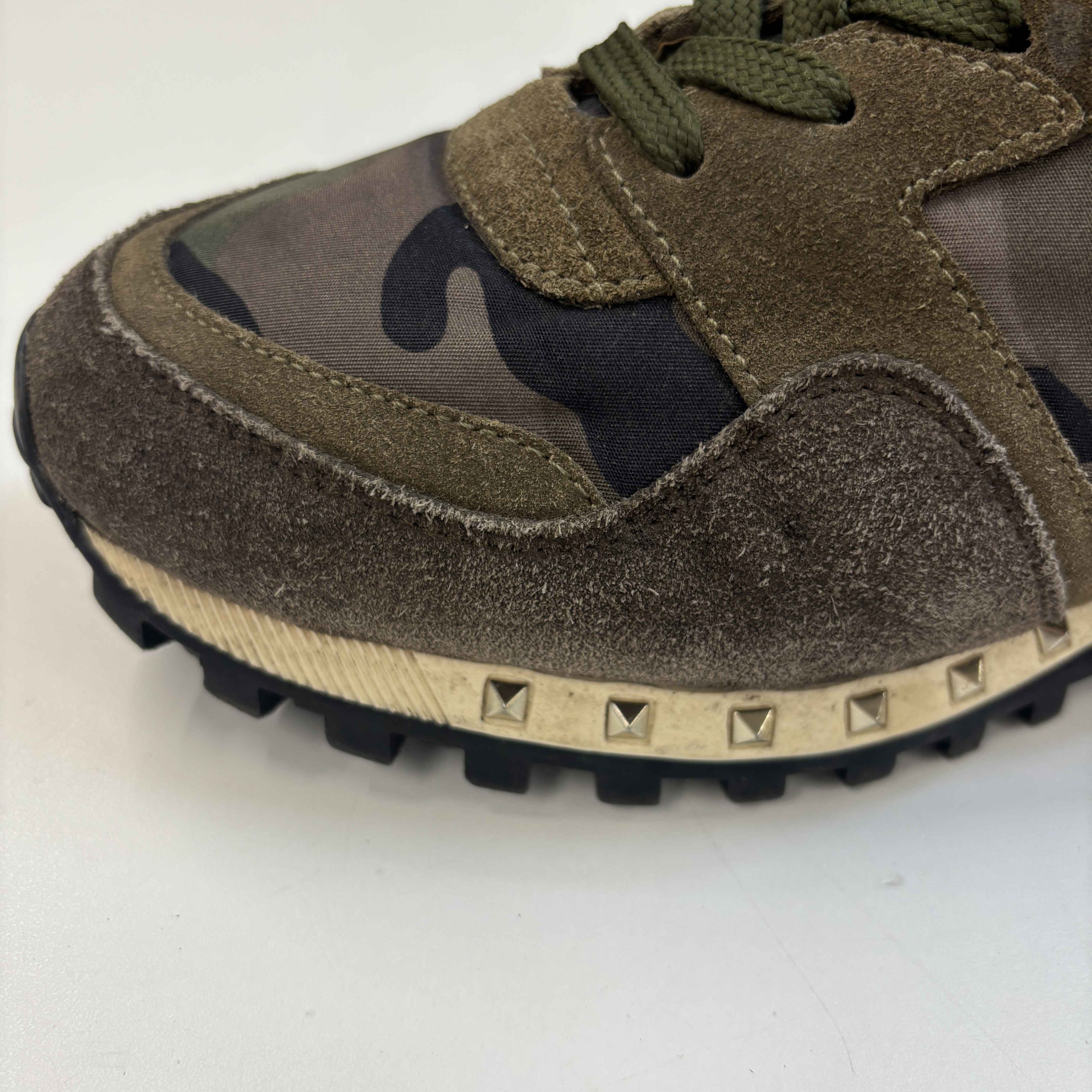 Men's Rockstud Camouflage Low Trainers Khaki Size EU 40 / UK 6