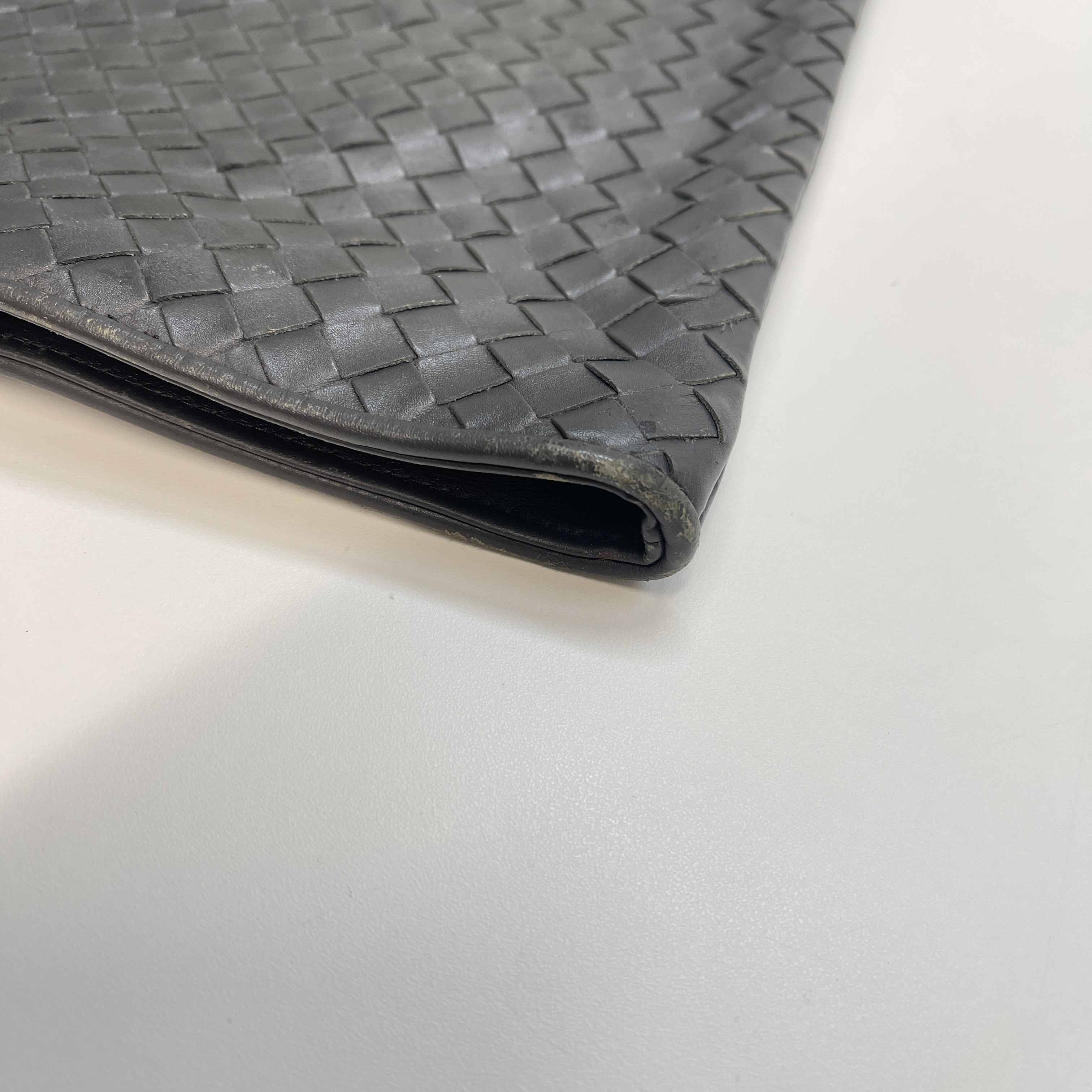 Women's Intrecciato Clutch Bag Charcoal