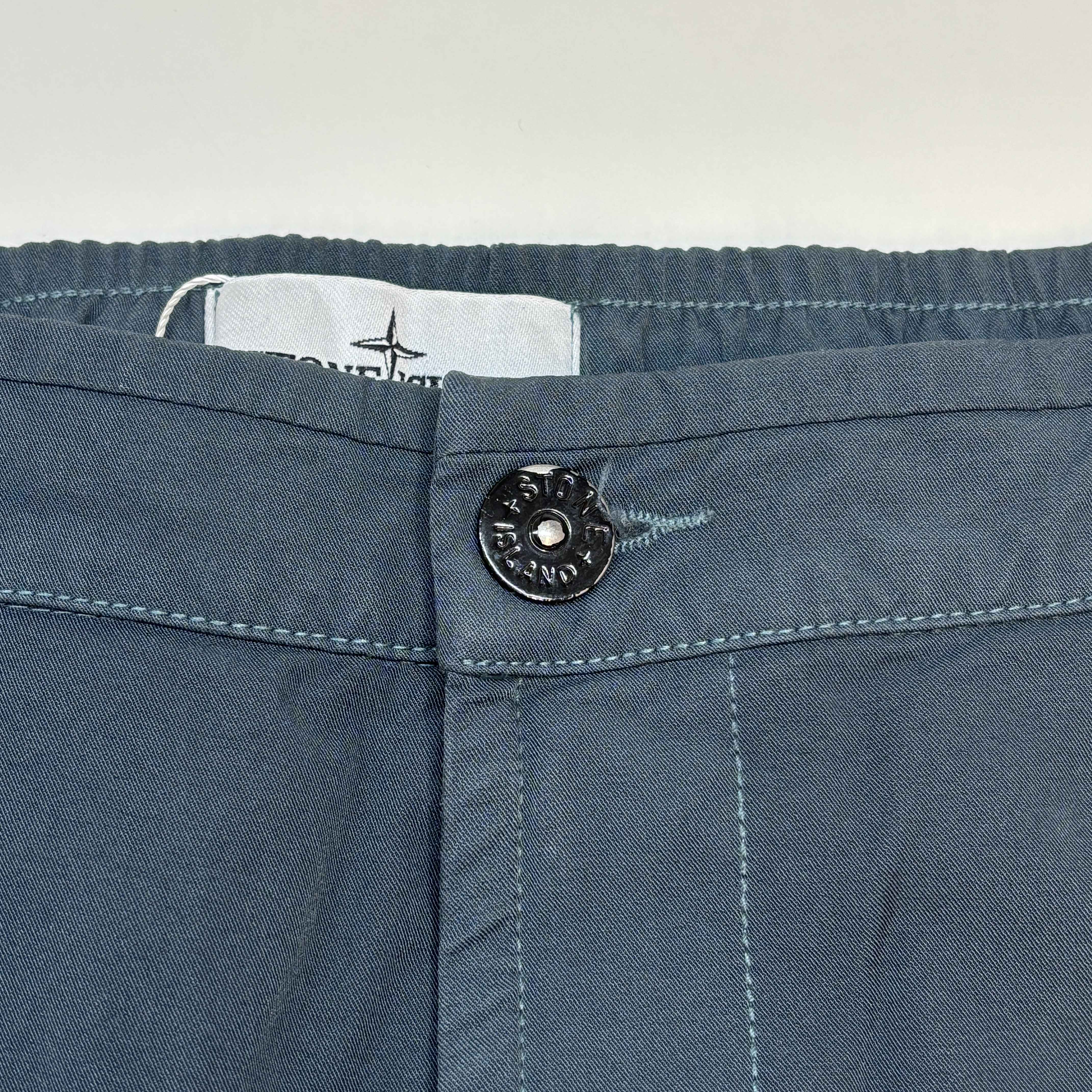 Men's Compass Logo Trousers Green Size Waist 29"
