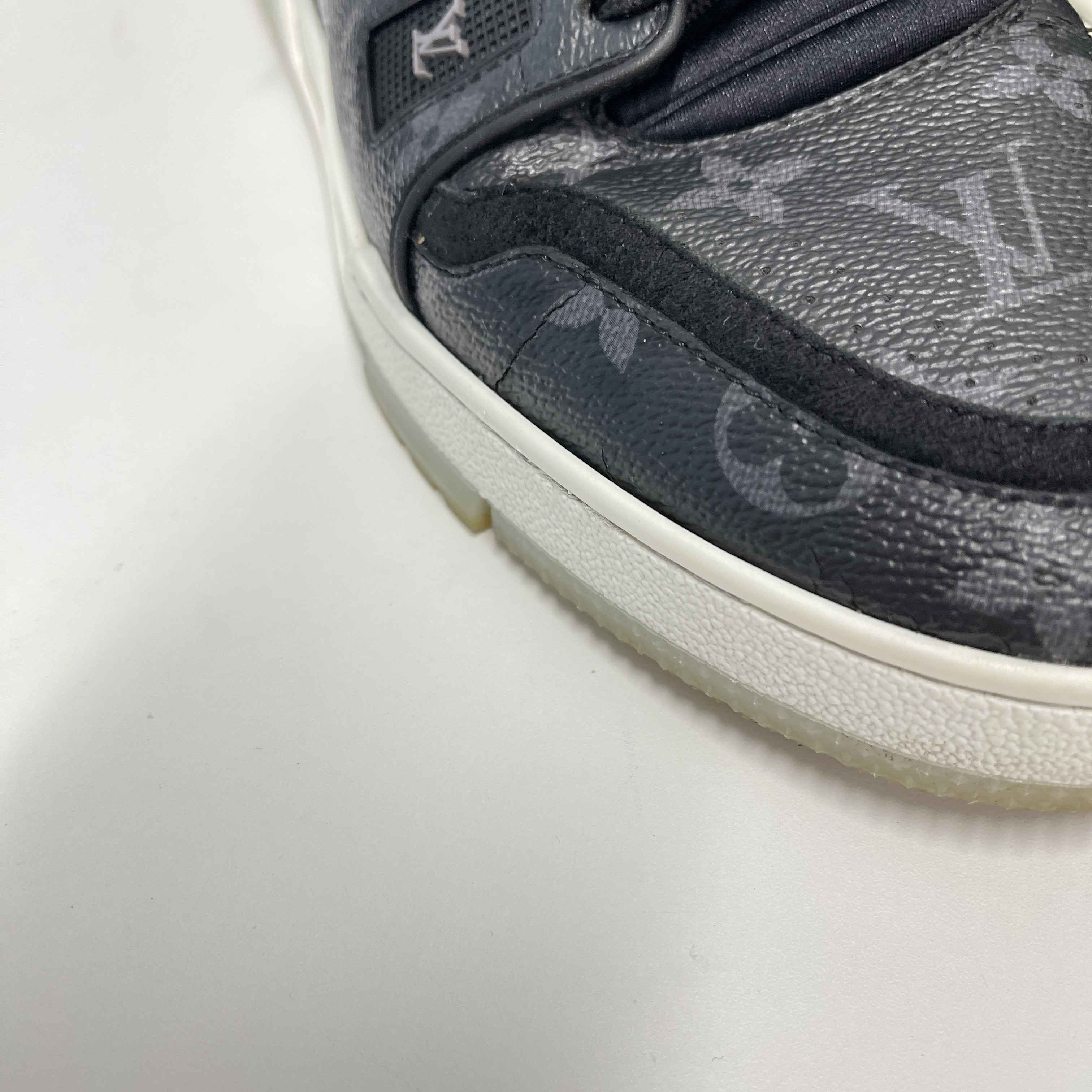 Men's Lv Monogram Logo Print Low Trainers Black Size EU 42 / UK 8