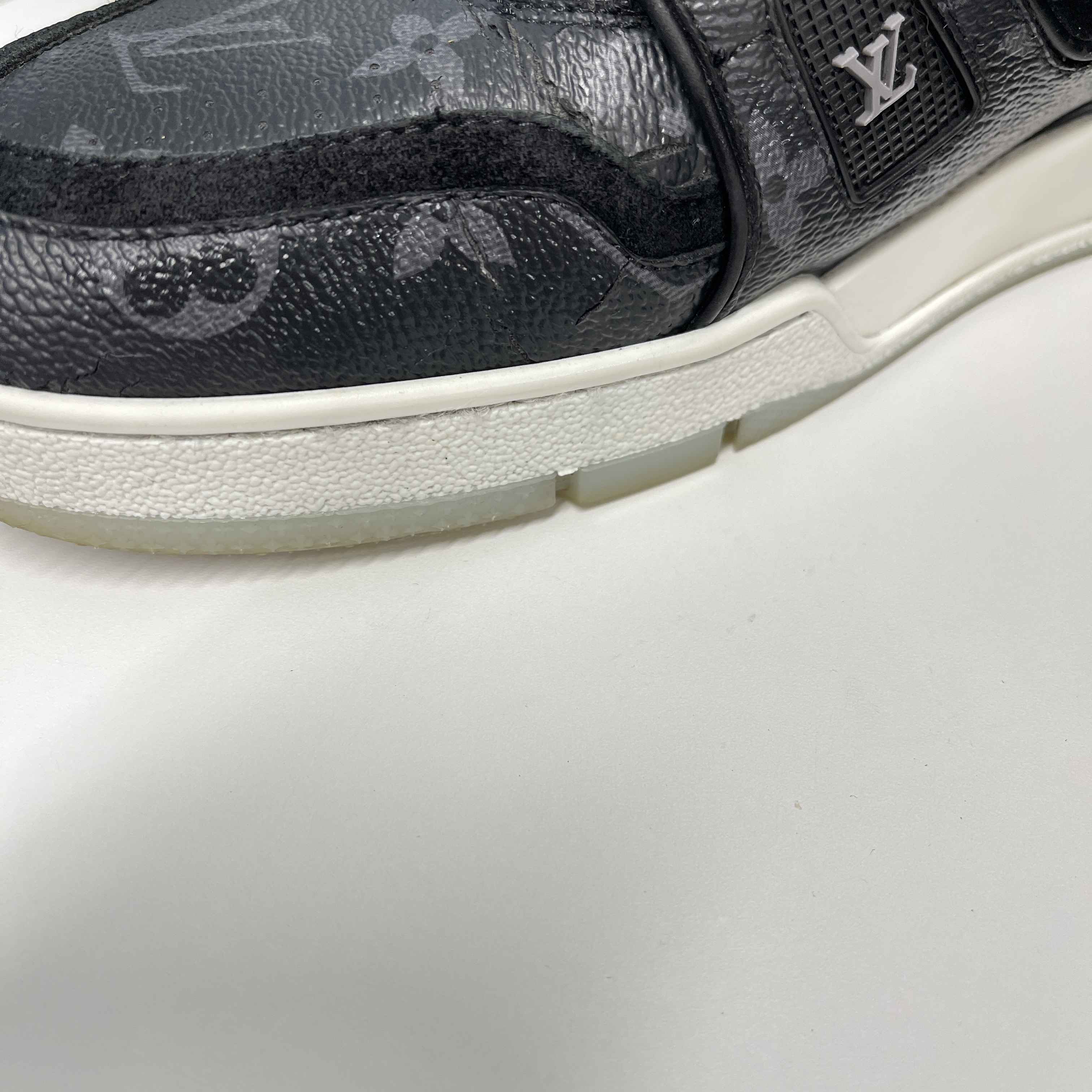 Men's Lv Monogram Logo Print Low Trainers Black Size EU 42 / UK 8