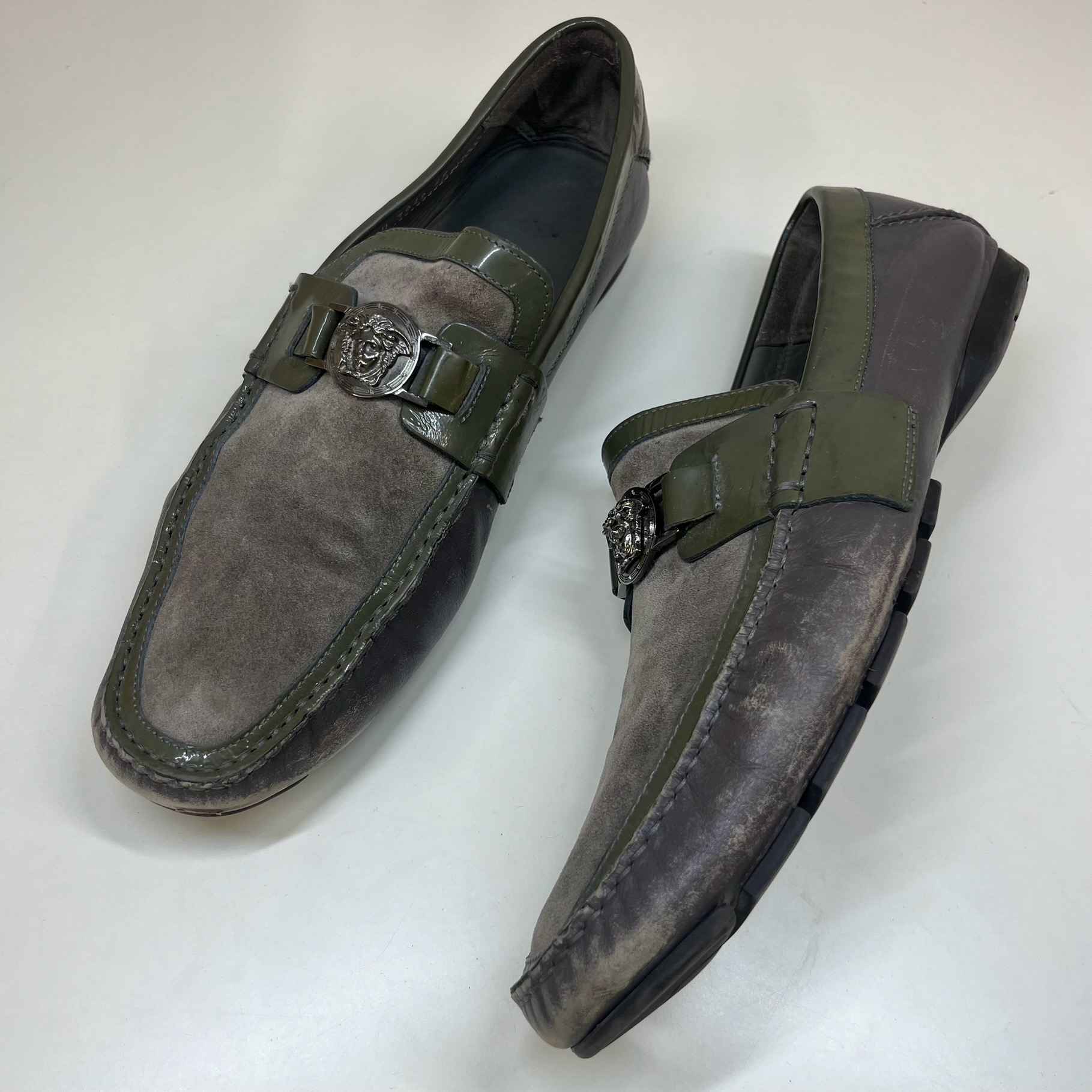 Men's Plaque Logo Loafers Green Size EU 45 / UK 11