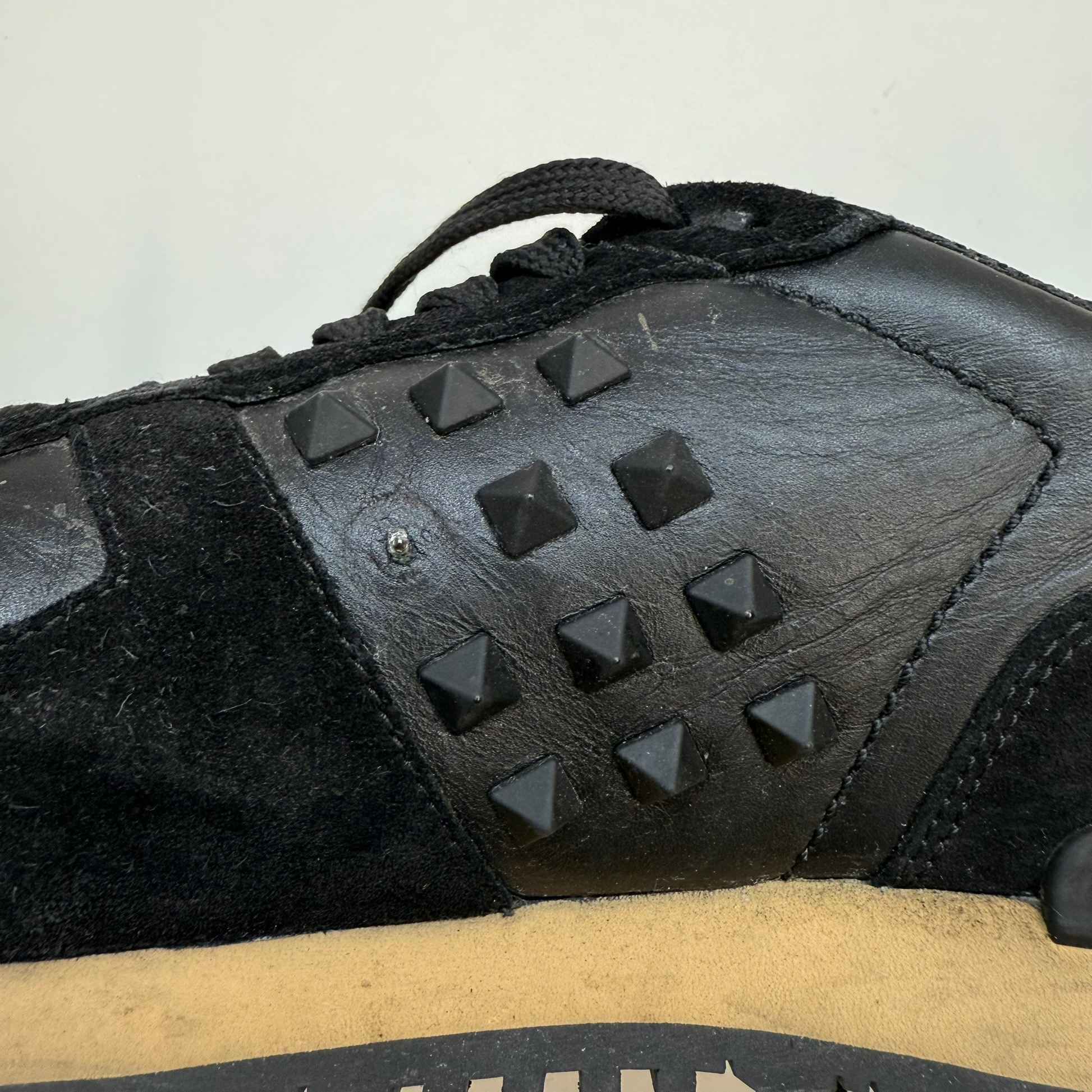 Men's Rockstud Low Trainers Black Size EU 40 / UK 6