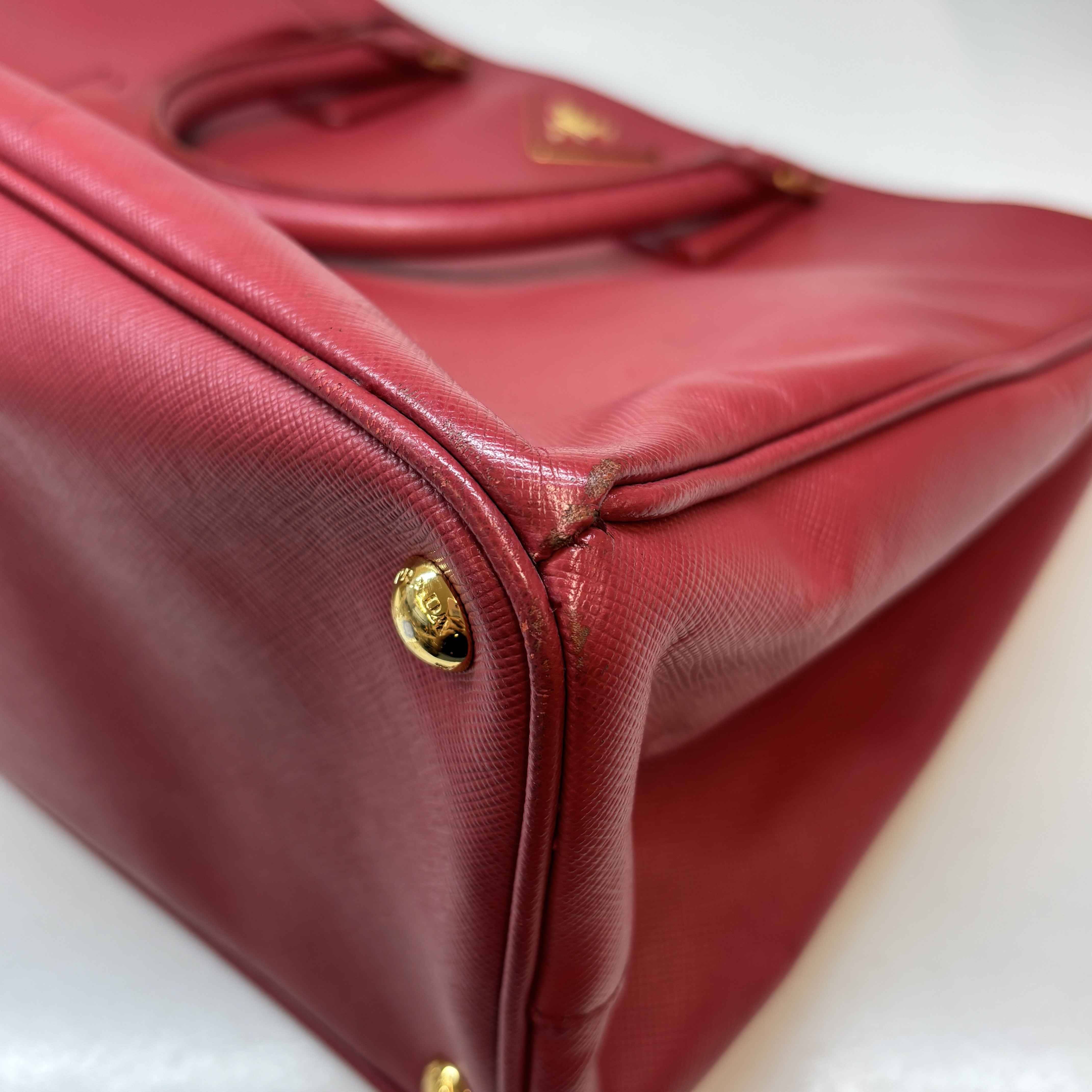 Women's Large Saffiano Lux Handbag Red