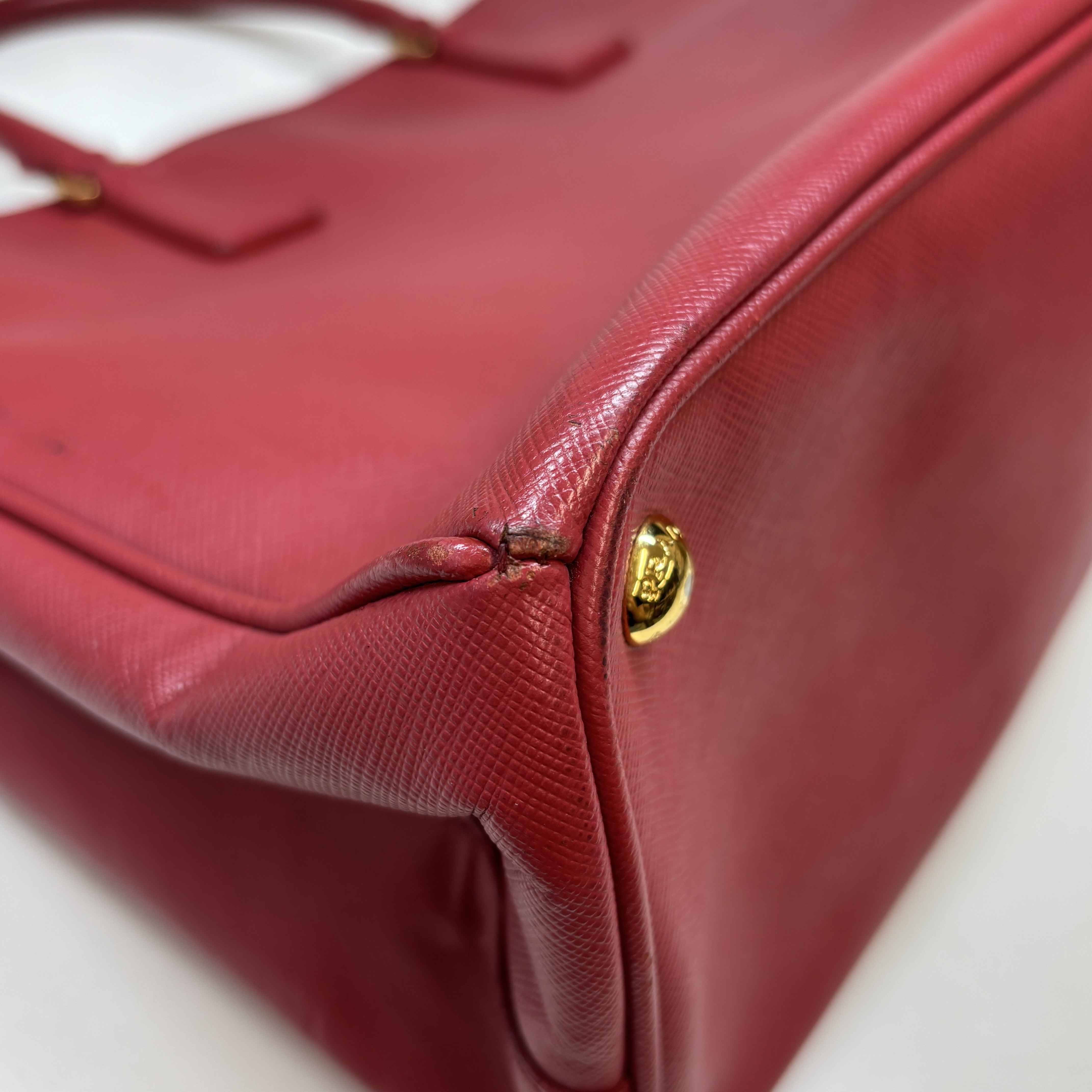 Women's Large Saffiano Lux Handbag Red