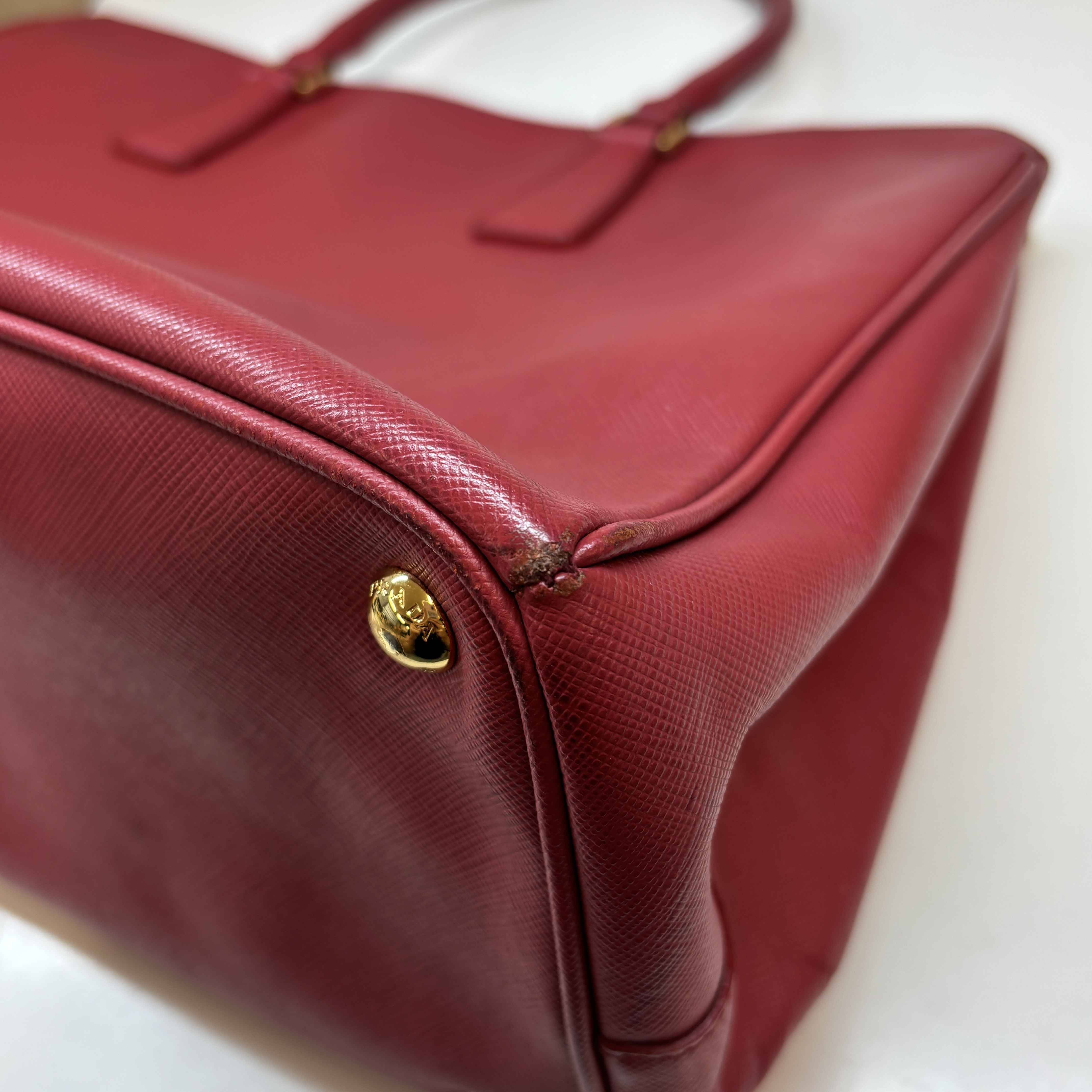 Women's Large Saffiano Lux Handbag Red