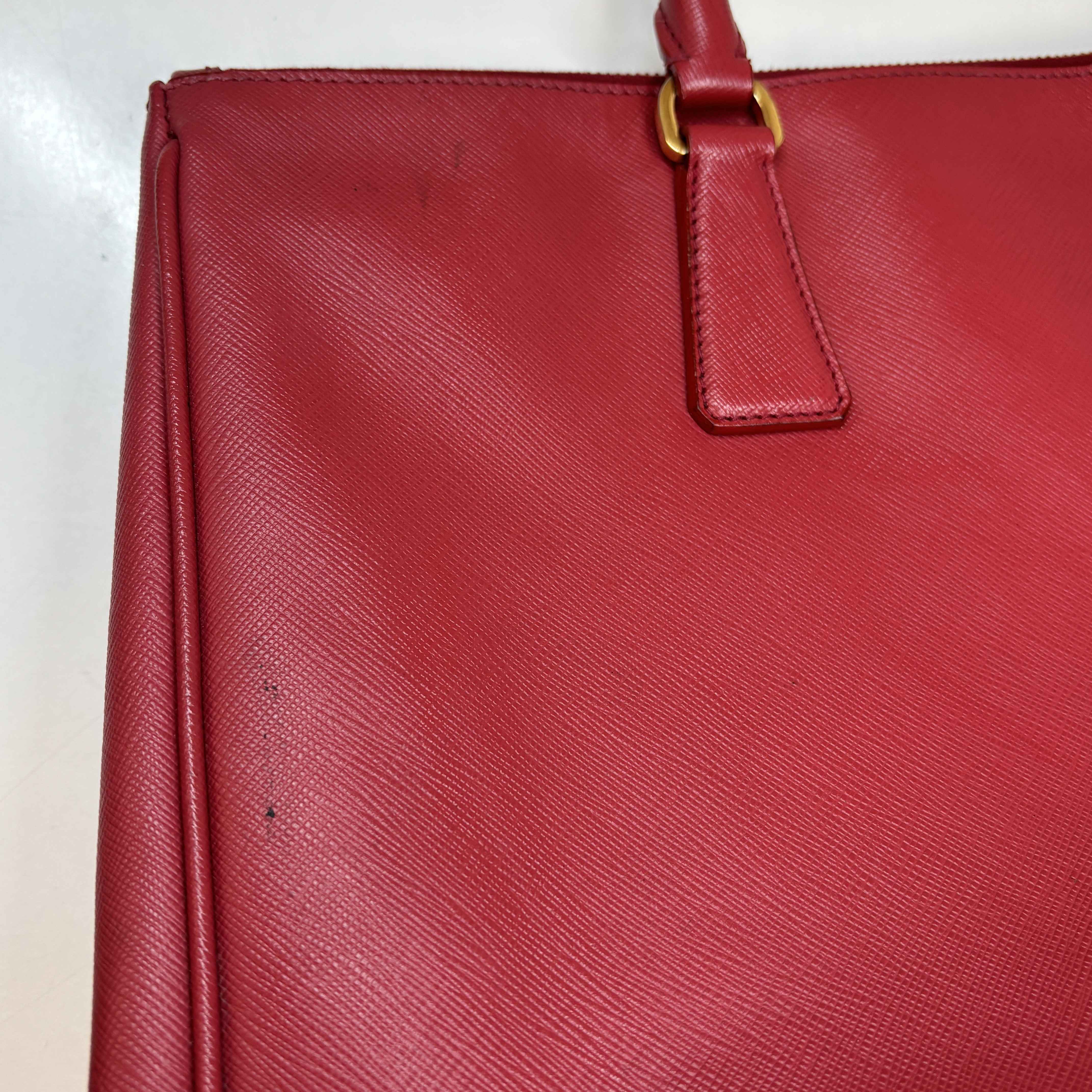 Women's Large Saffiano Lux Handbag Red