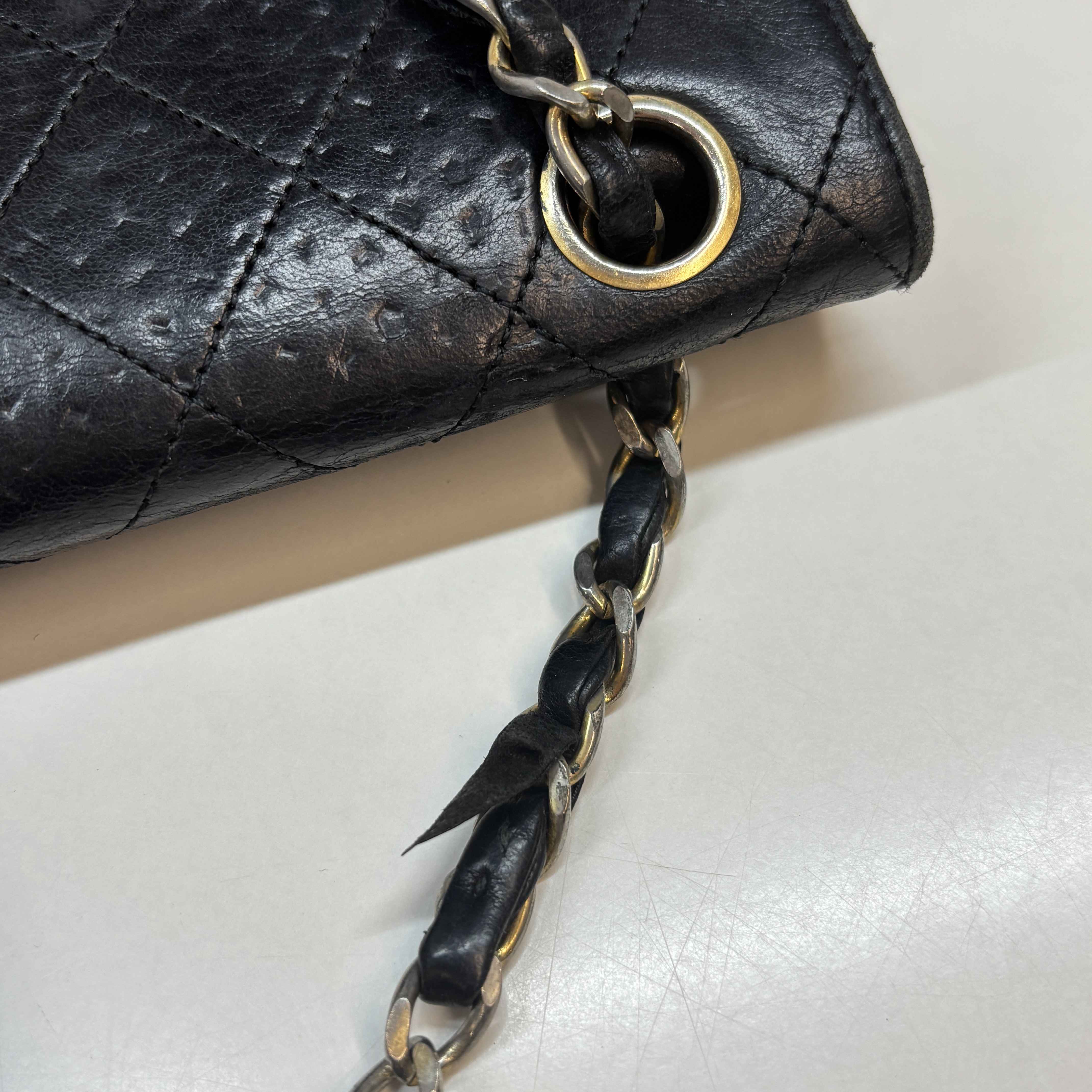 Women's Small Classic Flap Handbag Black