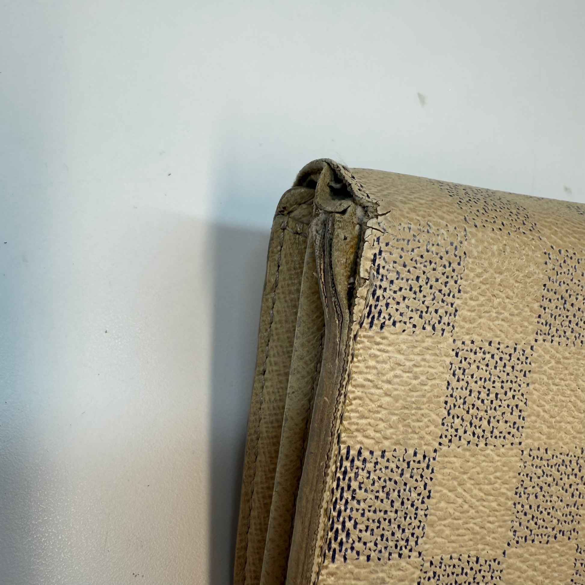 Women's Damier Azur Sarah Wallet White