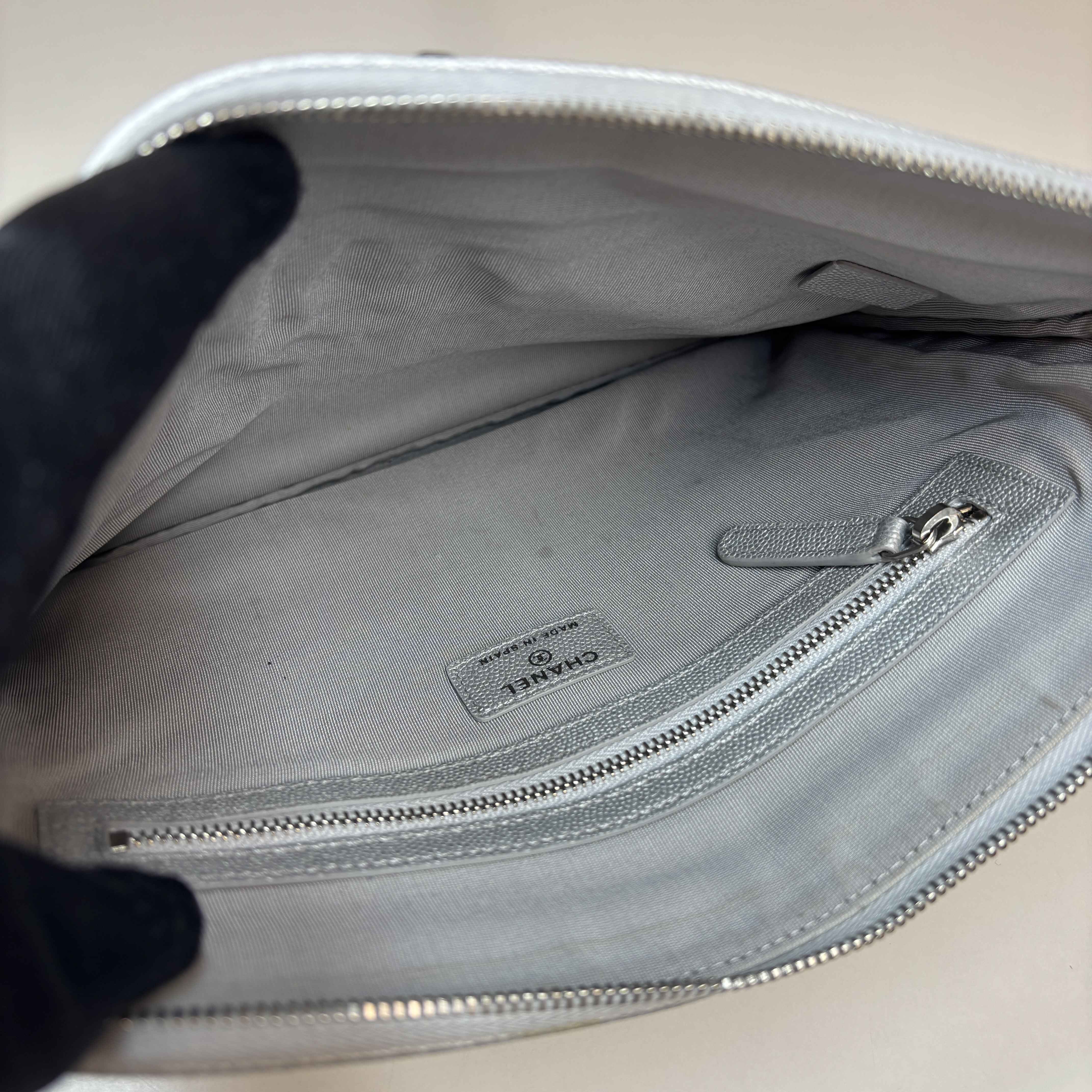 Women's Cc Quilted Caviar Pouch Silver