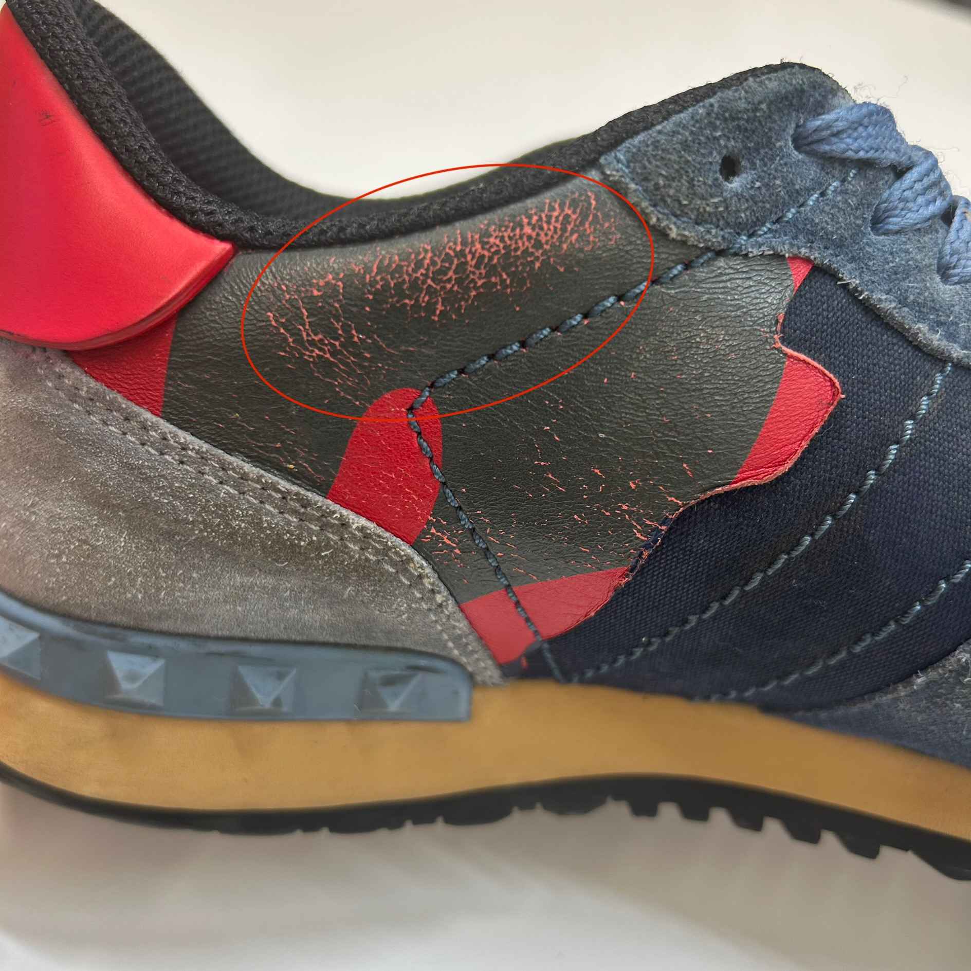 Men's Rockrunner Low Trainers Navy Size EU 41 / UK 7