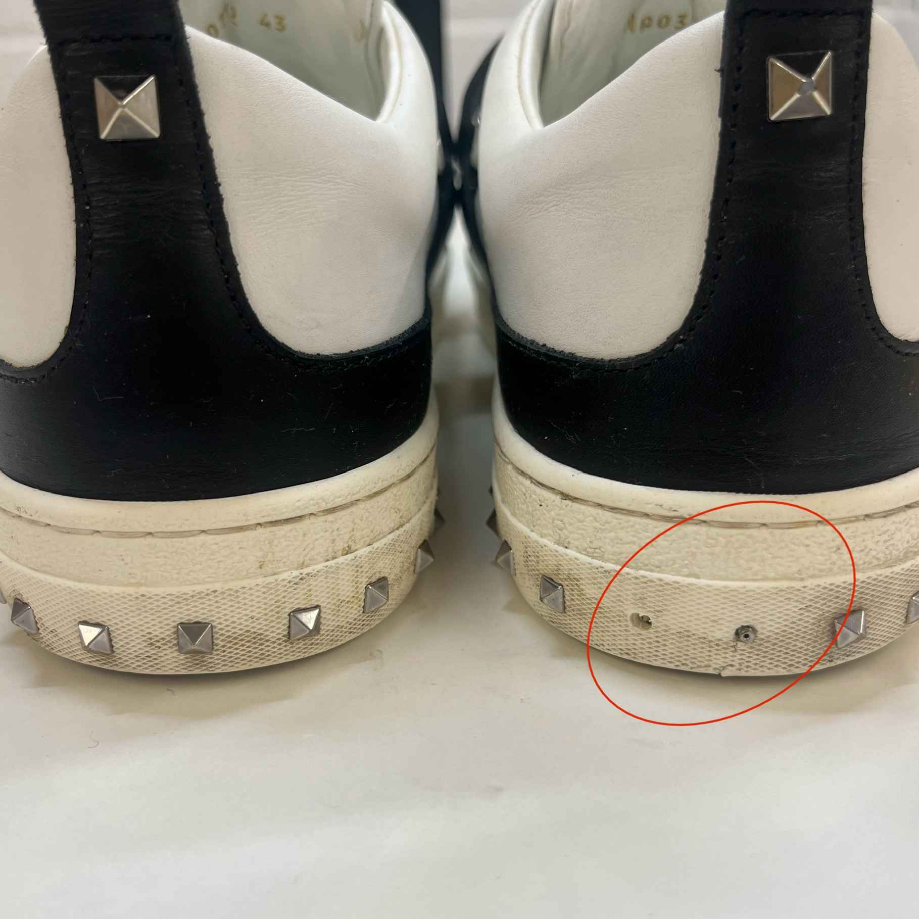 Men's Studded Strap Low Trainers White Size EU 43 / UK 9