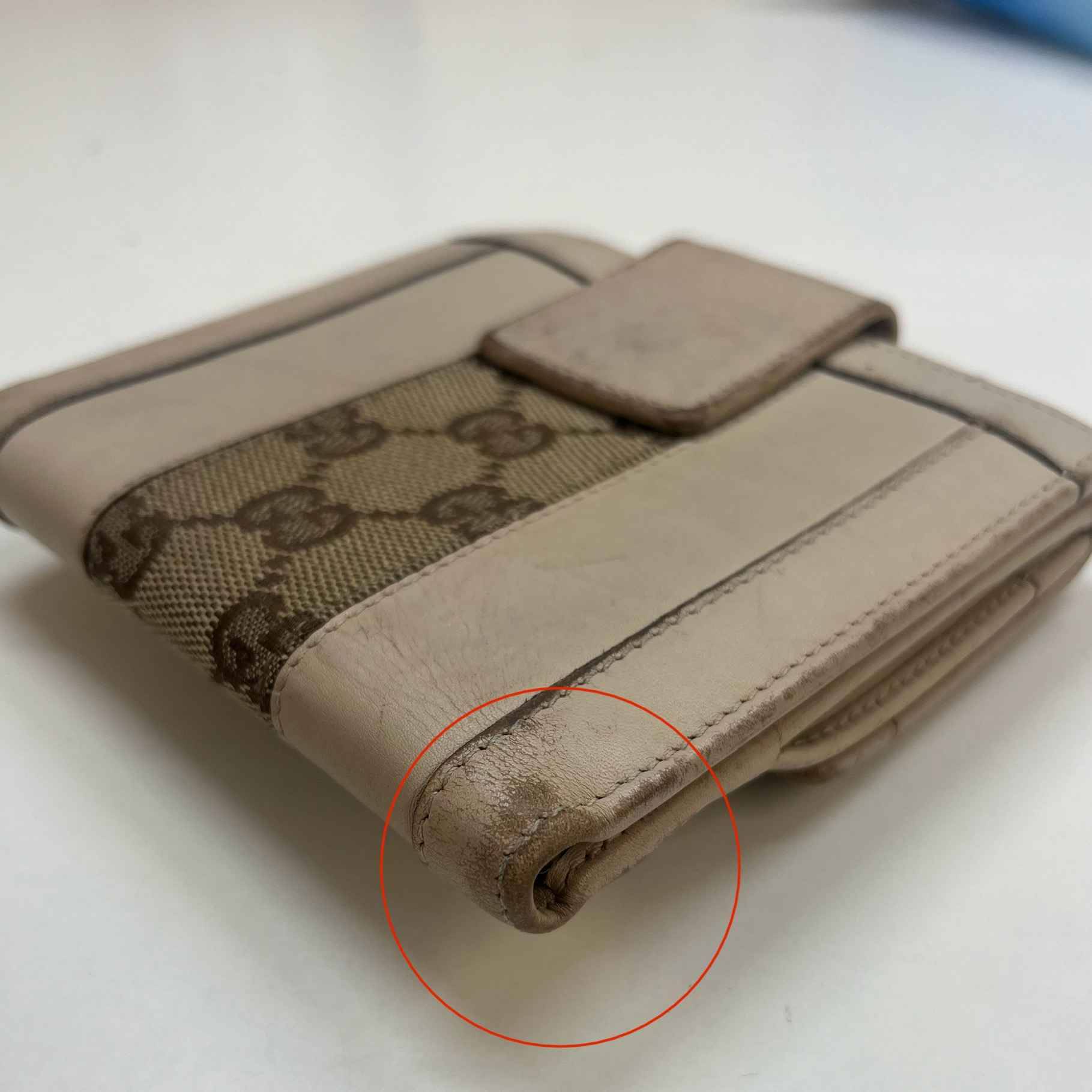 Women's Gg Supreme Purse Beige