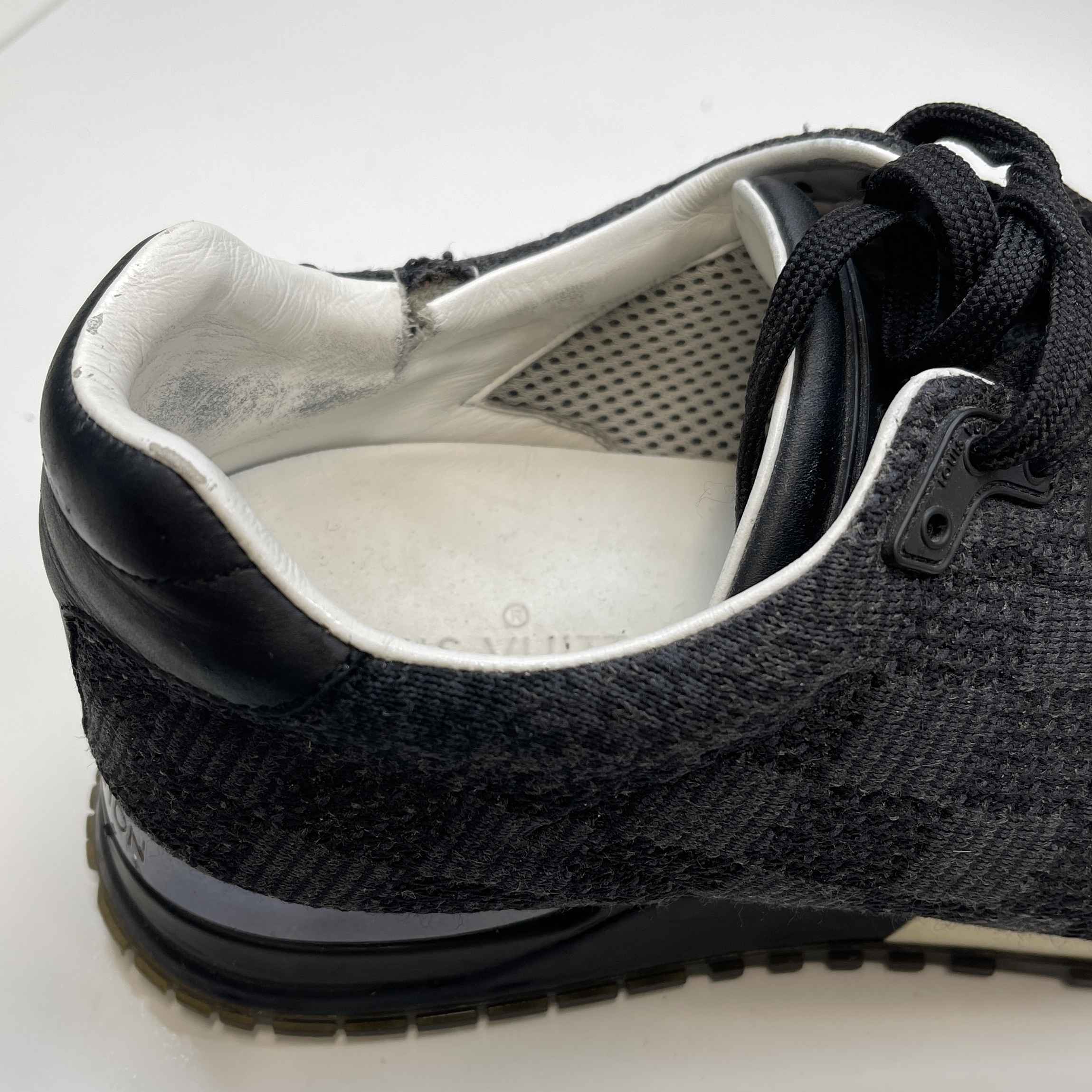 Men's Lv Runner Low Trainers Black Size EU 40 / UK 6