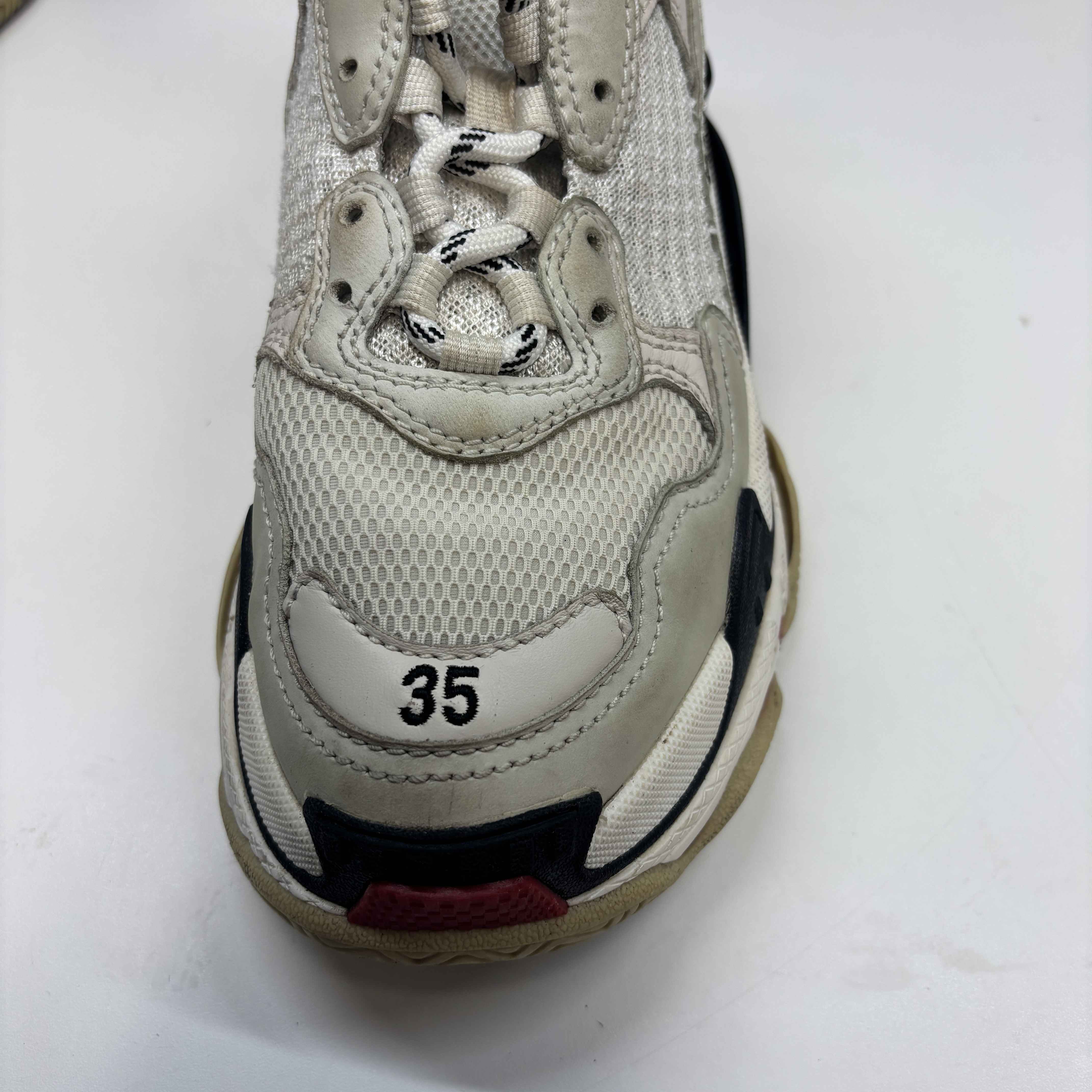 Women's Triple S Low Trainers White Size EU 35 / UK 2