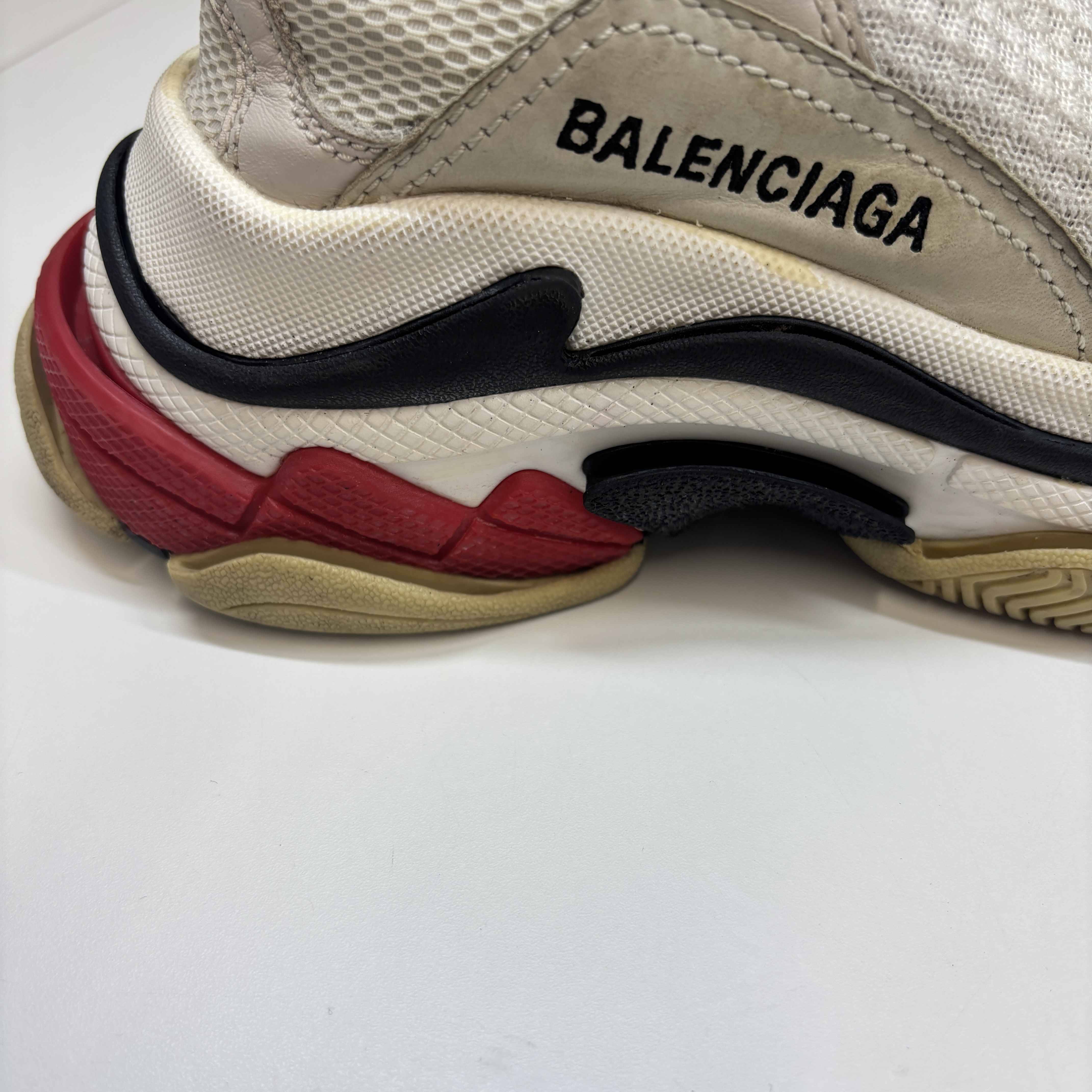 Women's Triple S Low Trainers White Size EU 35 / UK 2