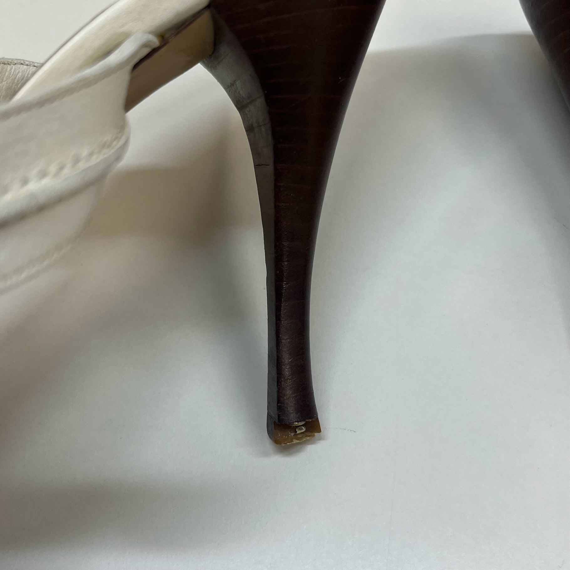 Women's Buckle Detail Heels White Size EU 37.5 / UK 4.5