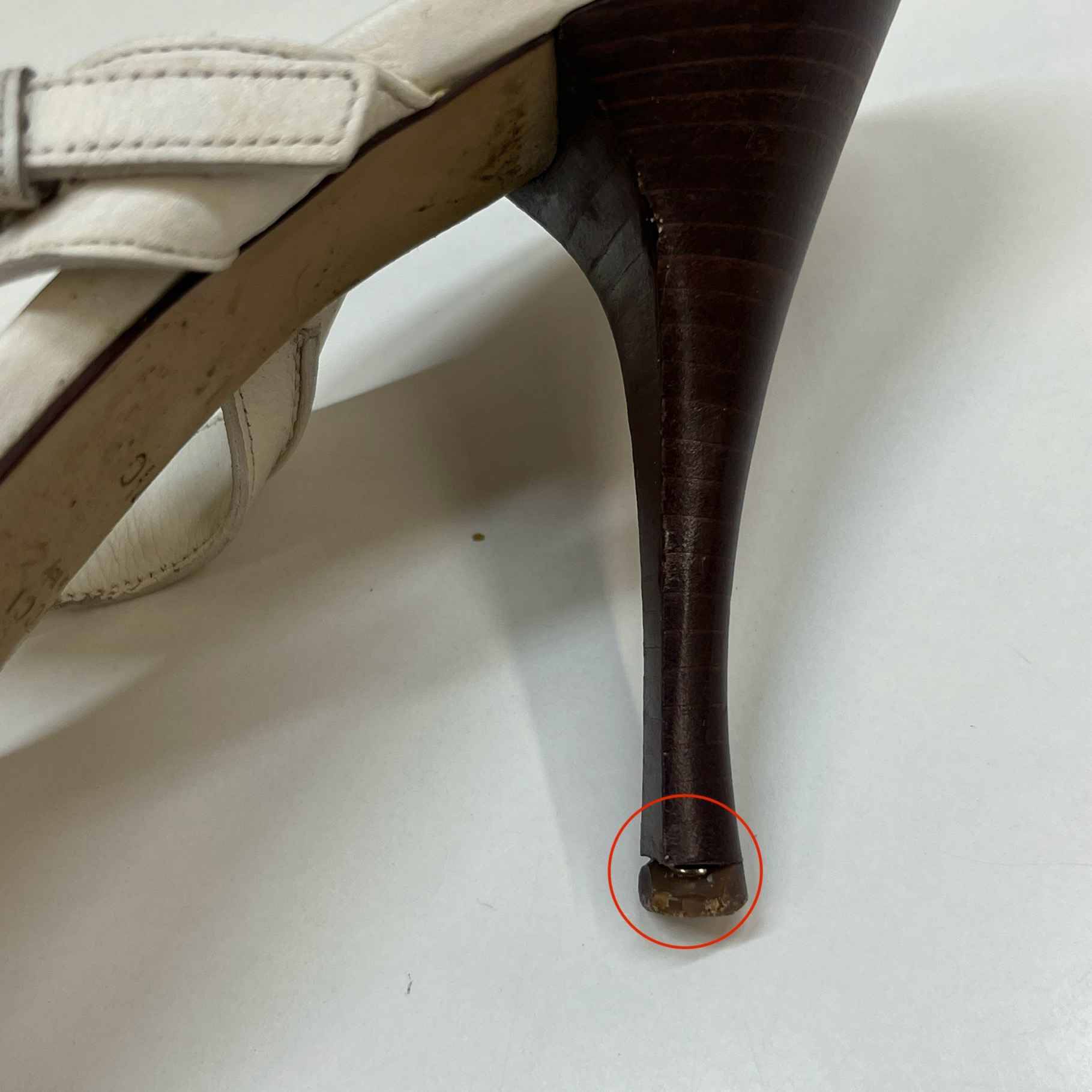 Women's Buckle Detail Heels White Size EU 37.5 / UK 4.5