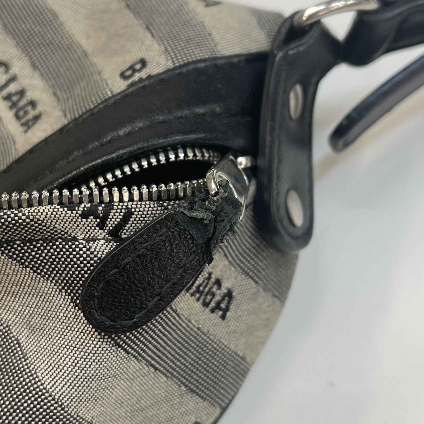 Women's Souvenir Xs Paris Charms Belt Bag Grey