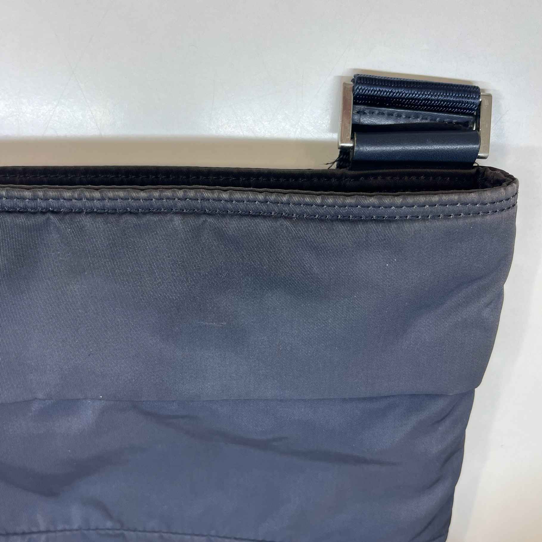 Women's Plaque Logo Messenger Bag Navy