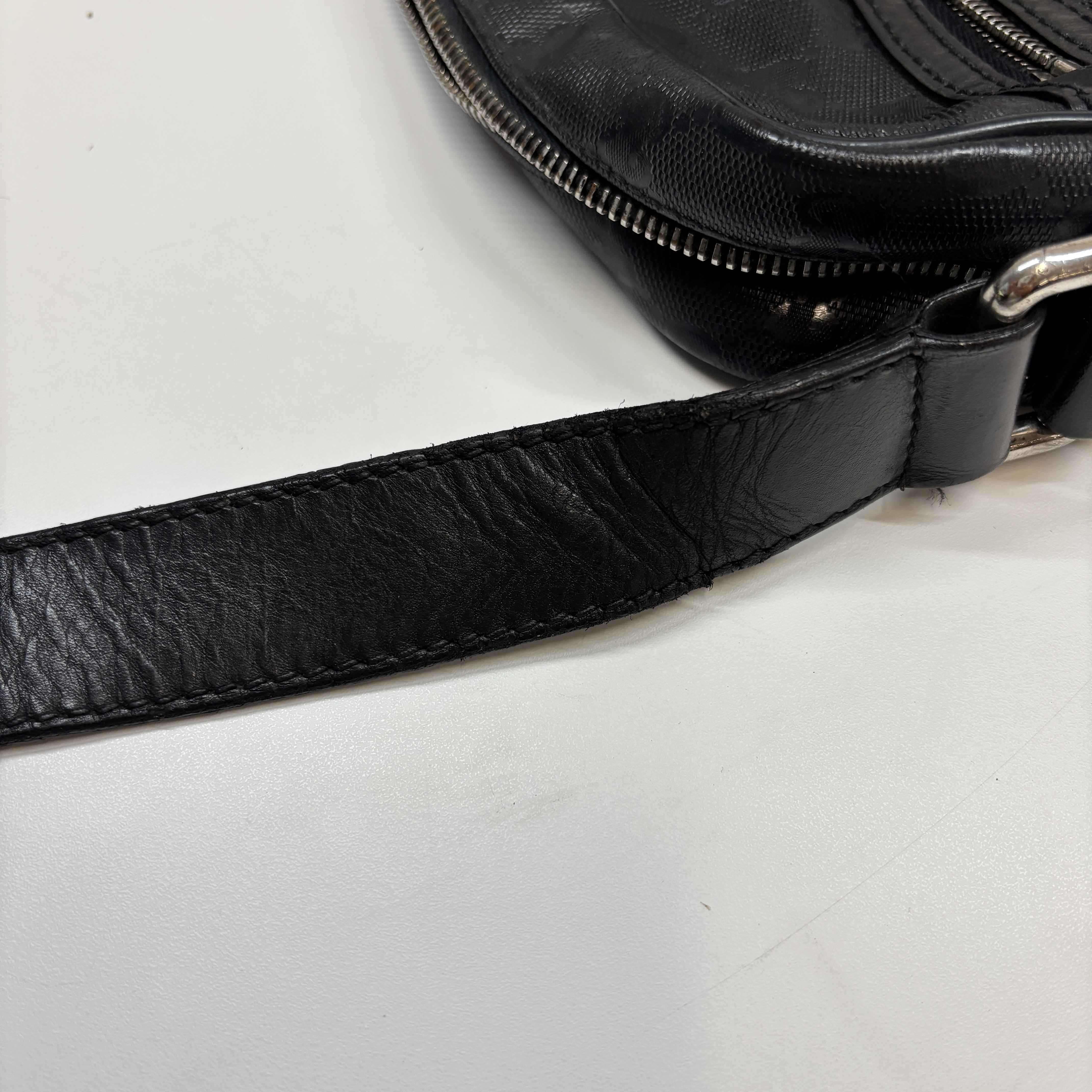 Men's Gg Supreme Messenger Bag Black