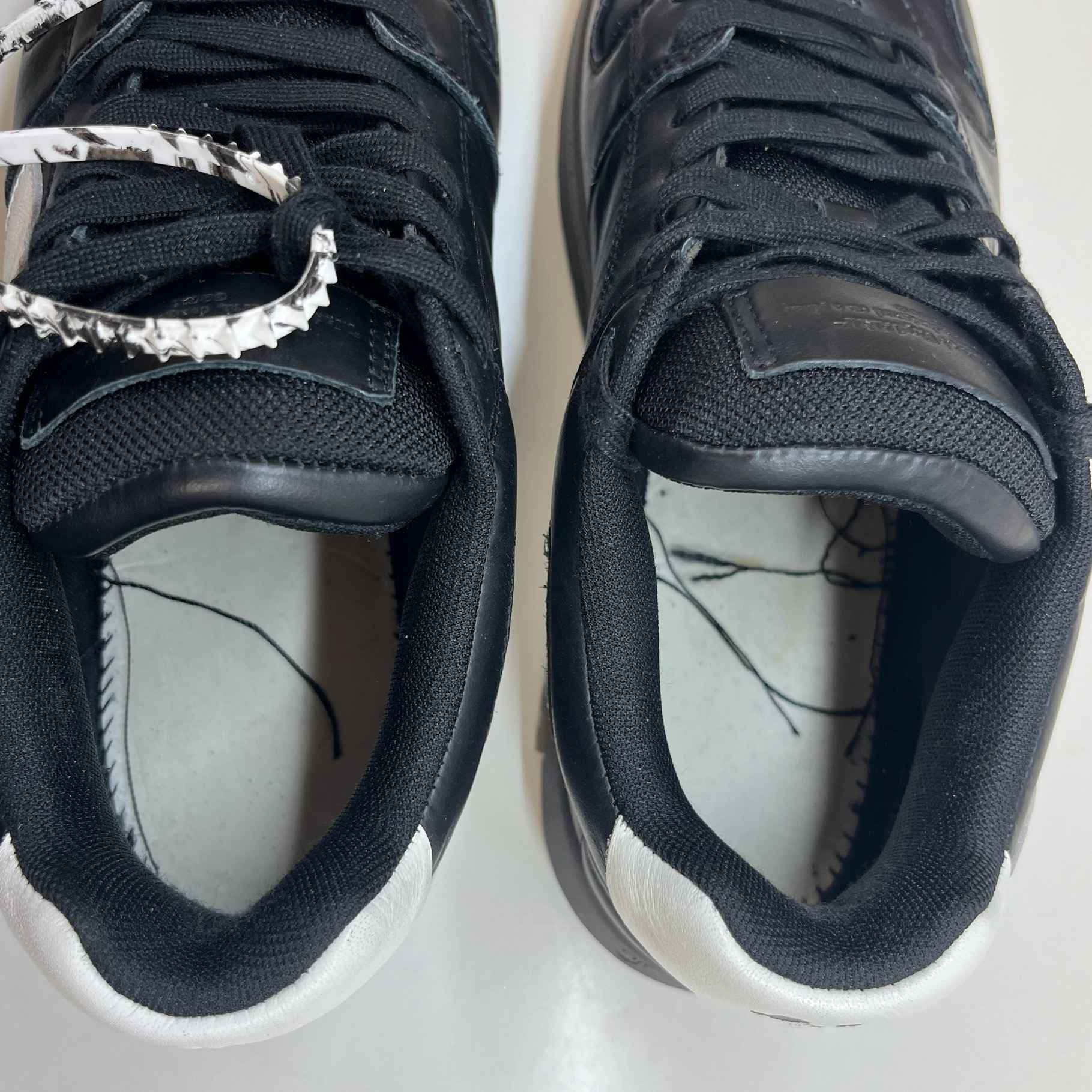 Men's Out Of Office Low Trainers Black Size EU 41 / UK 7