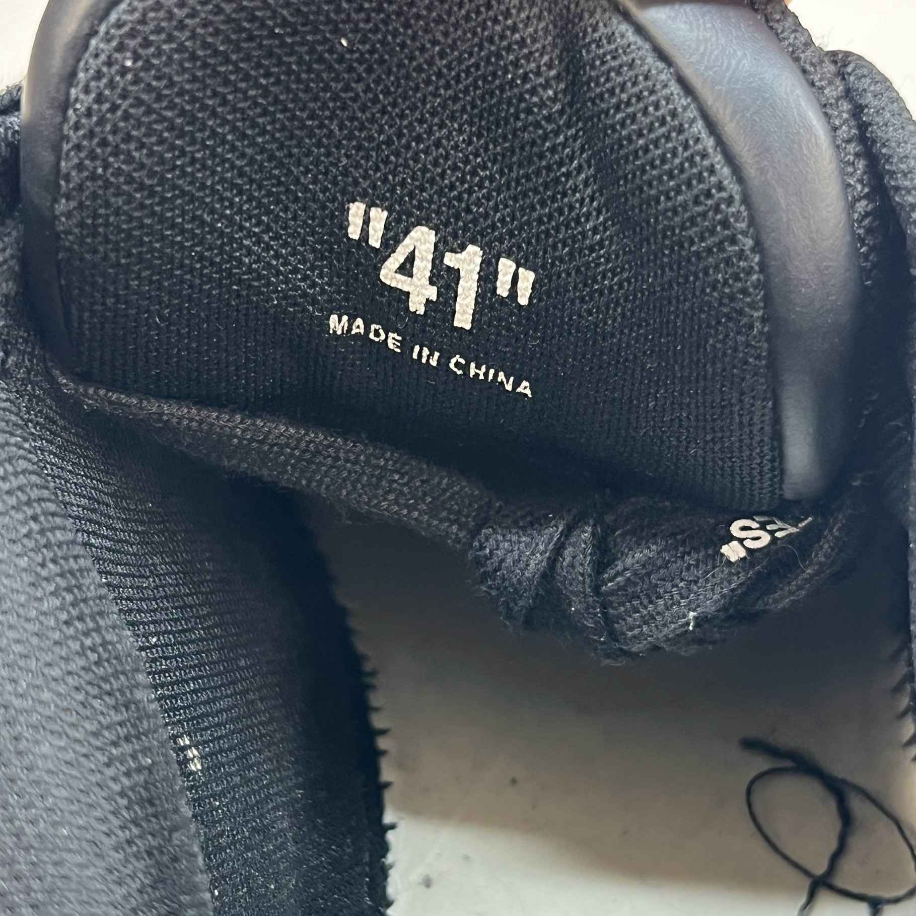 Men's Out Of Office Low Trainers Black Size EU 41 / UK 7